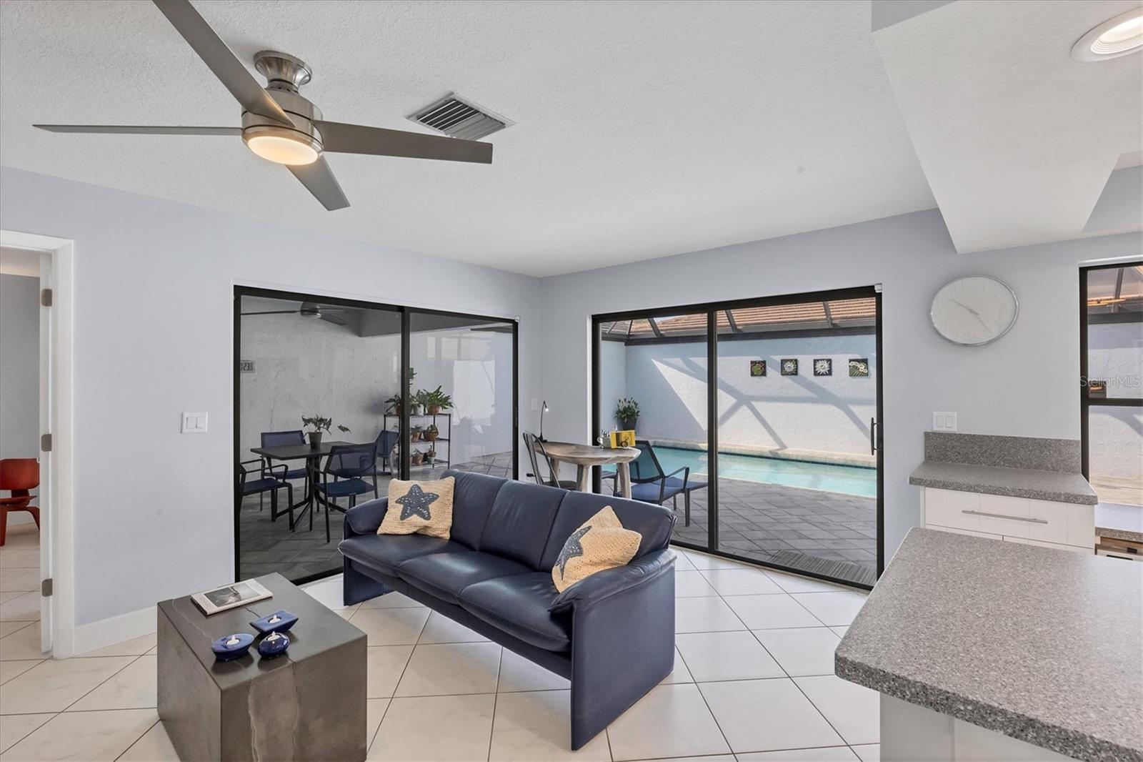GLEN OAKS MANOR HOMES PH 1 - Residential