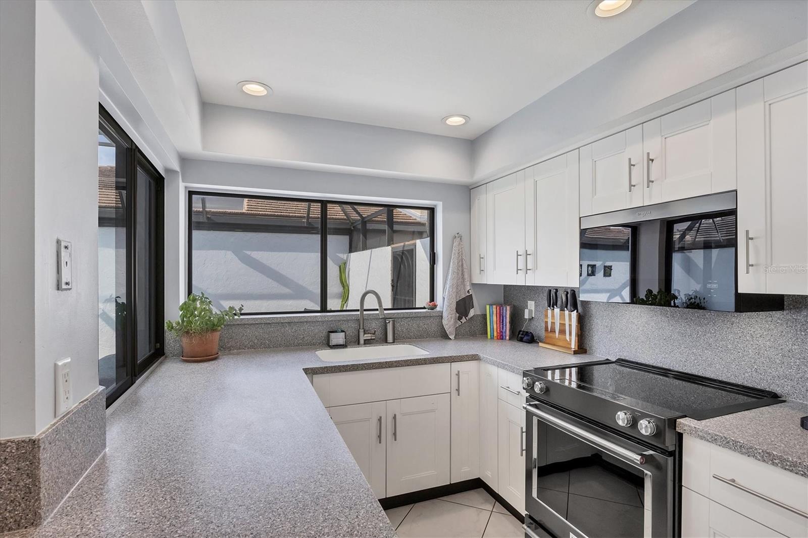 GLEN OAKS MANOR HOMES PH 1 - Residential