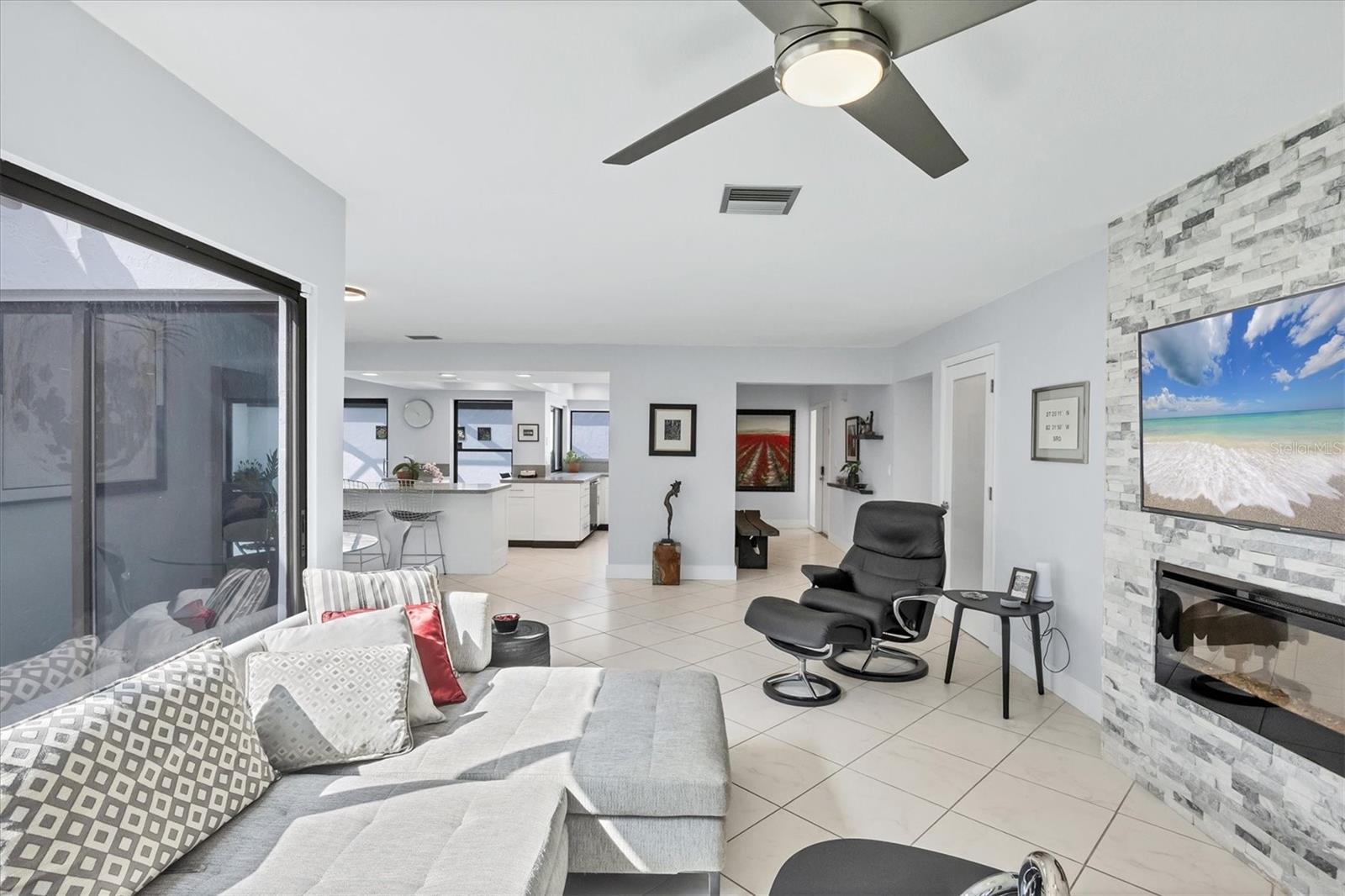 GLEN OAKS MANOR HOMES PH 1 - Residential