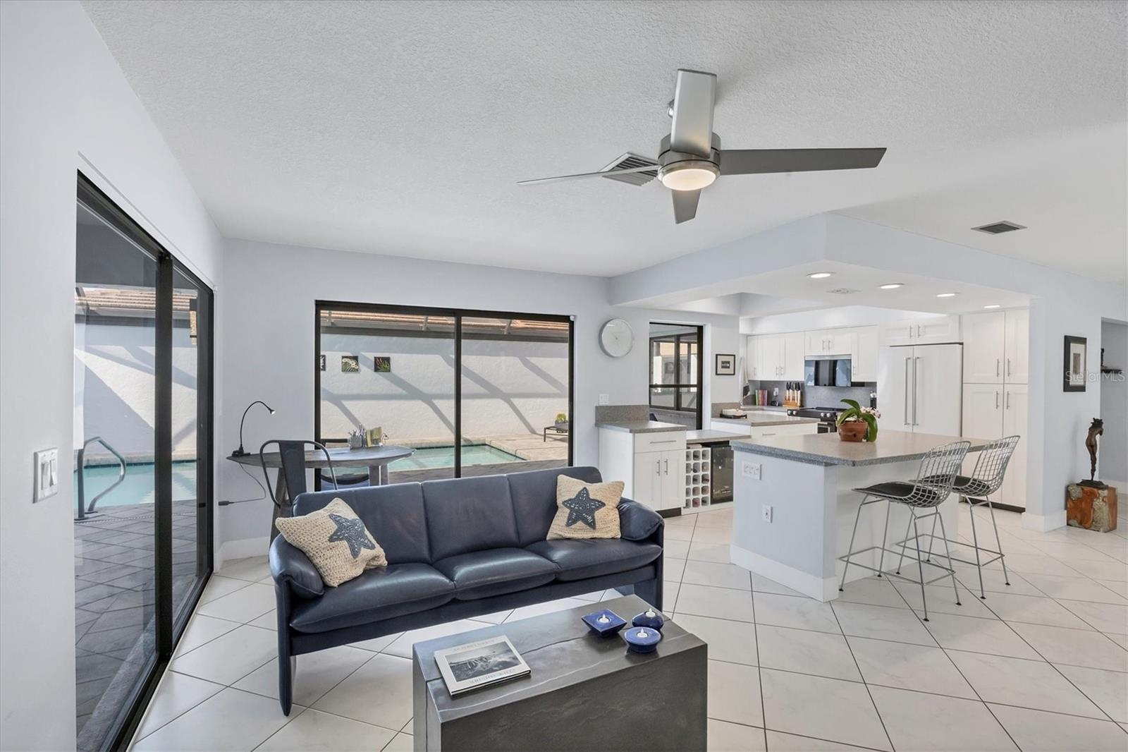 GLEN OAKS MANOR HOMES PH 1 - Residential