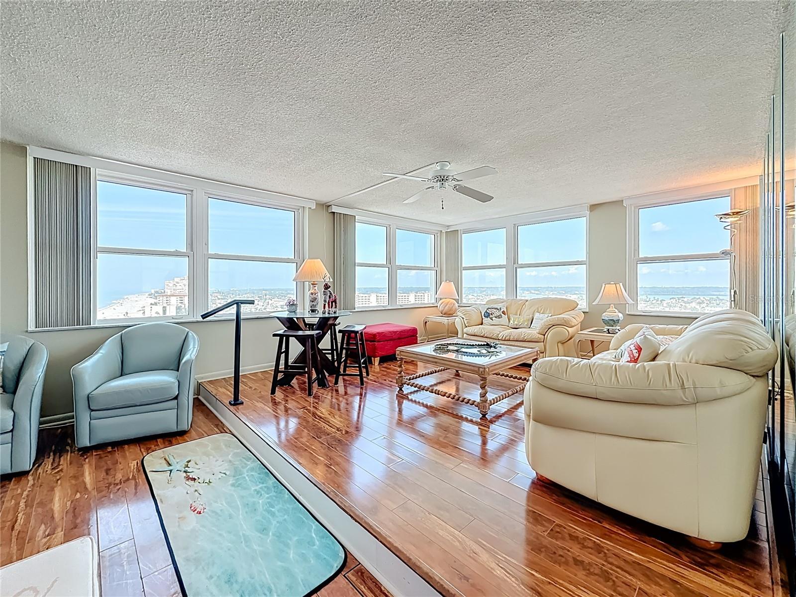 CLUB REDINGTON CONDO THE - Residential