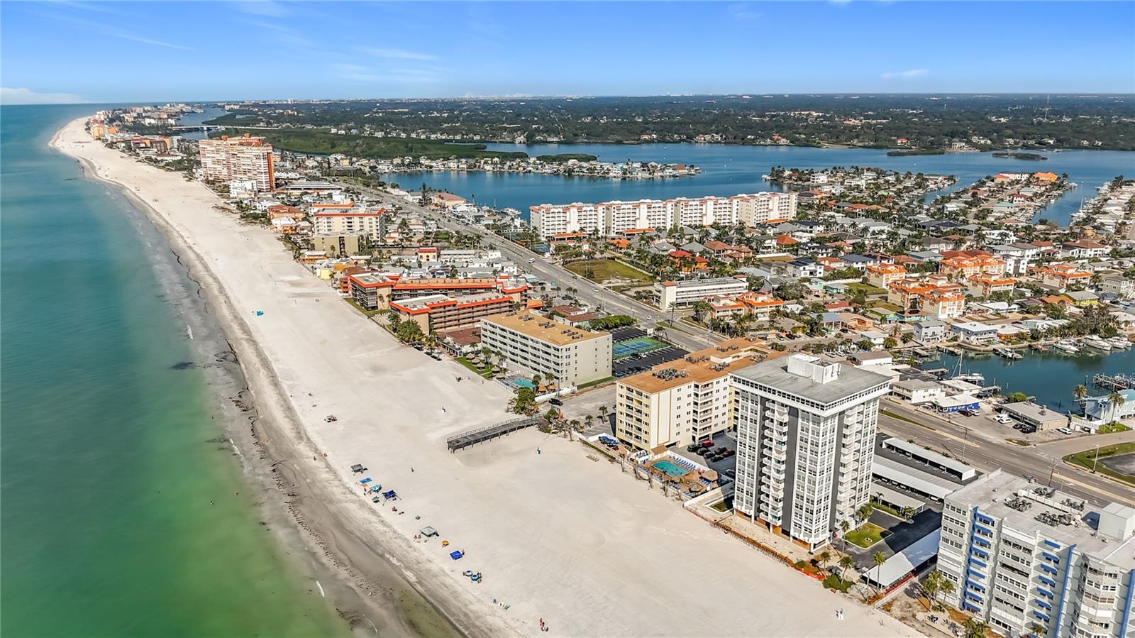 CLUB REDINGTON CONDO THE - Residential