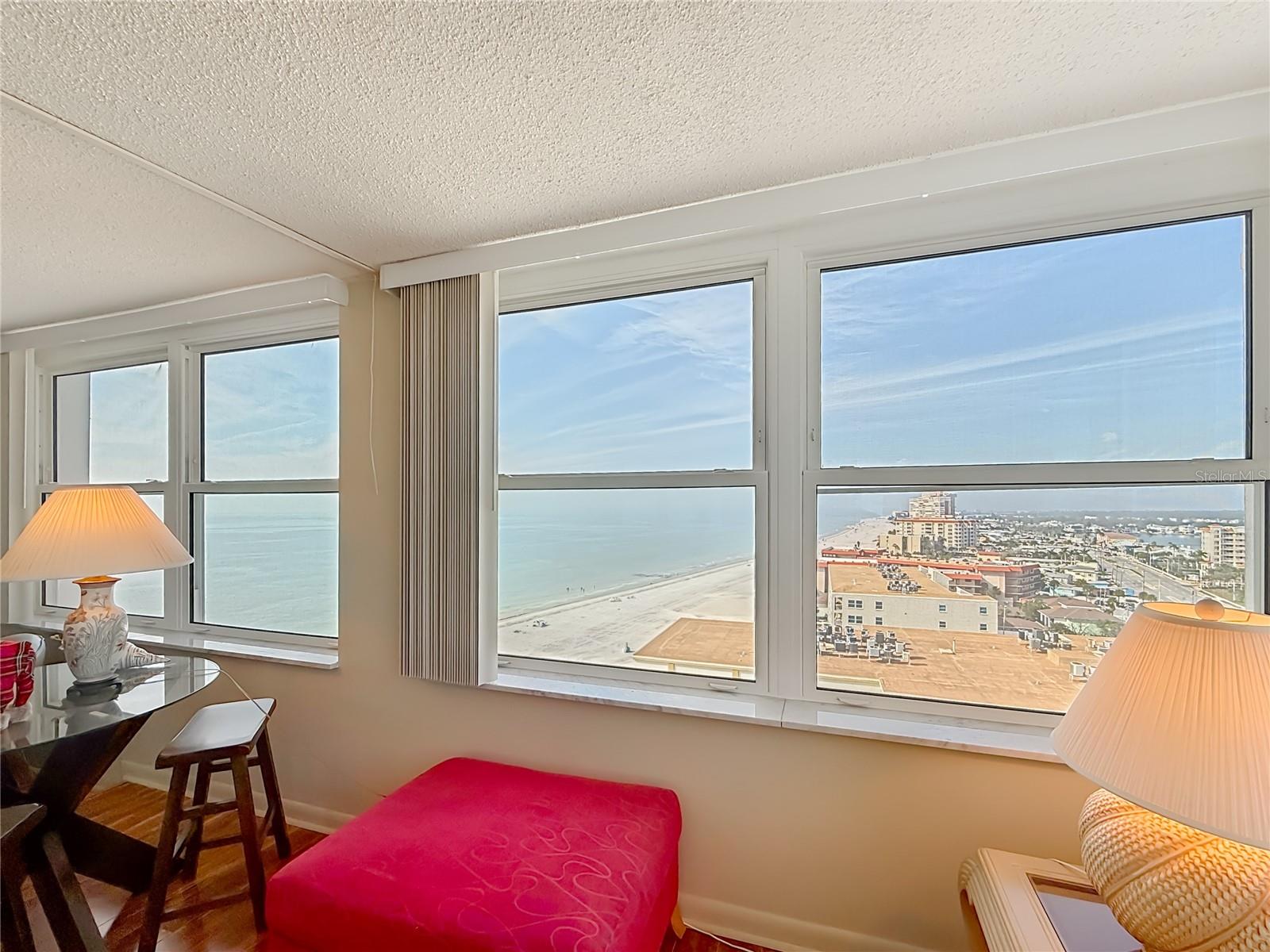 CLUB REDINGTON CONDO THE - Residential