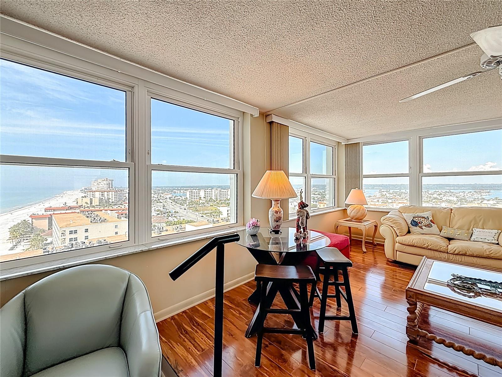 CLUB REDINGTON CONDO THE - Residential