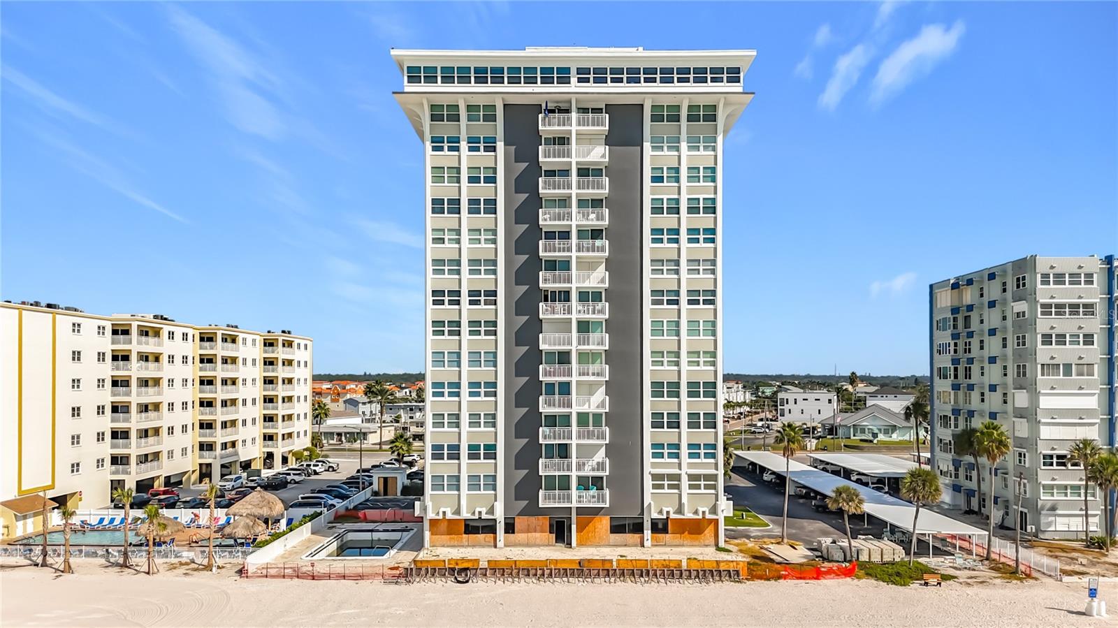 CLUB REDINGTON CONDO THE - Residential