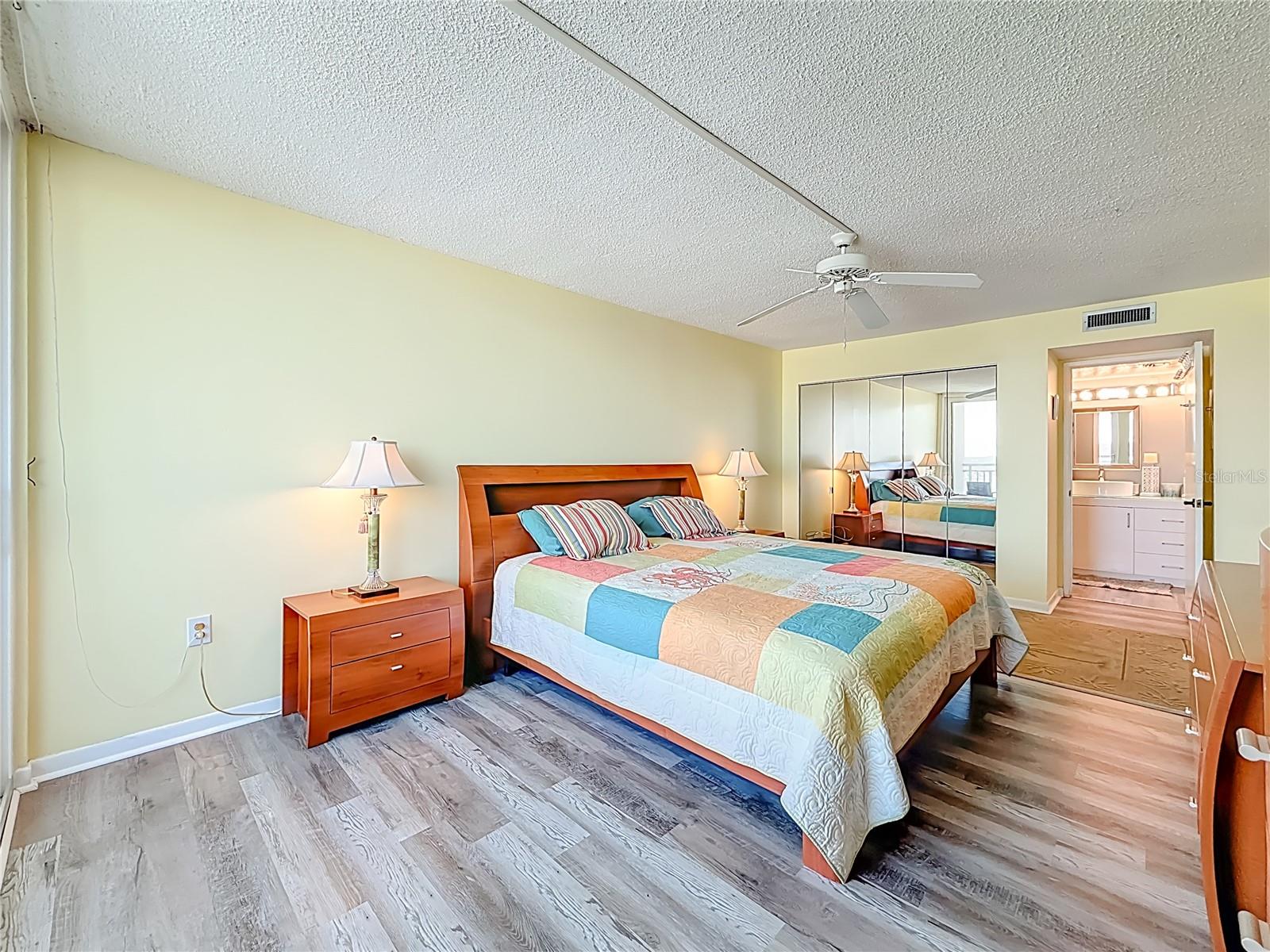 CLUB REDINGTON CONDO THE - Residential