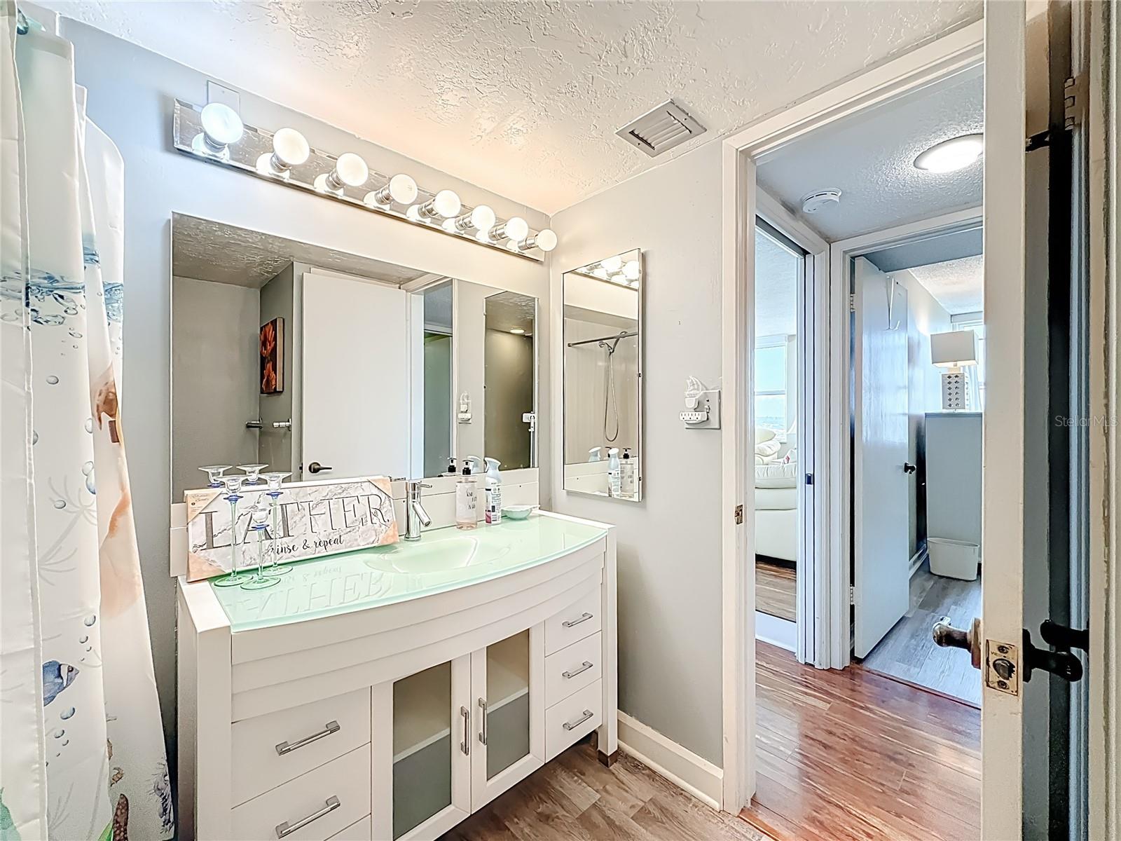 CLUB REDINGTON CONDO THE - Residential