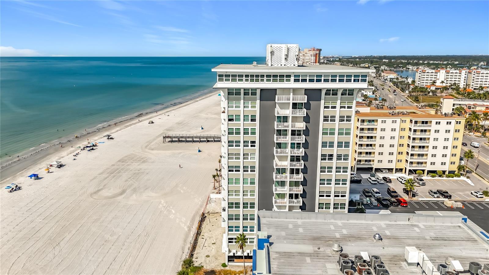 CLUB REDINGTON CONDO THE - Residential