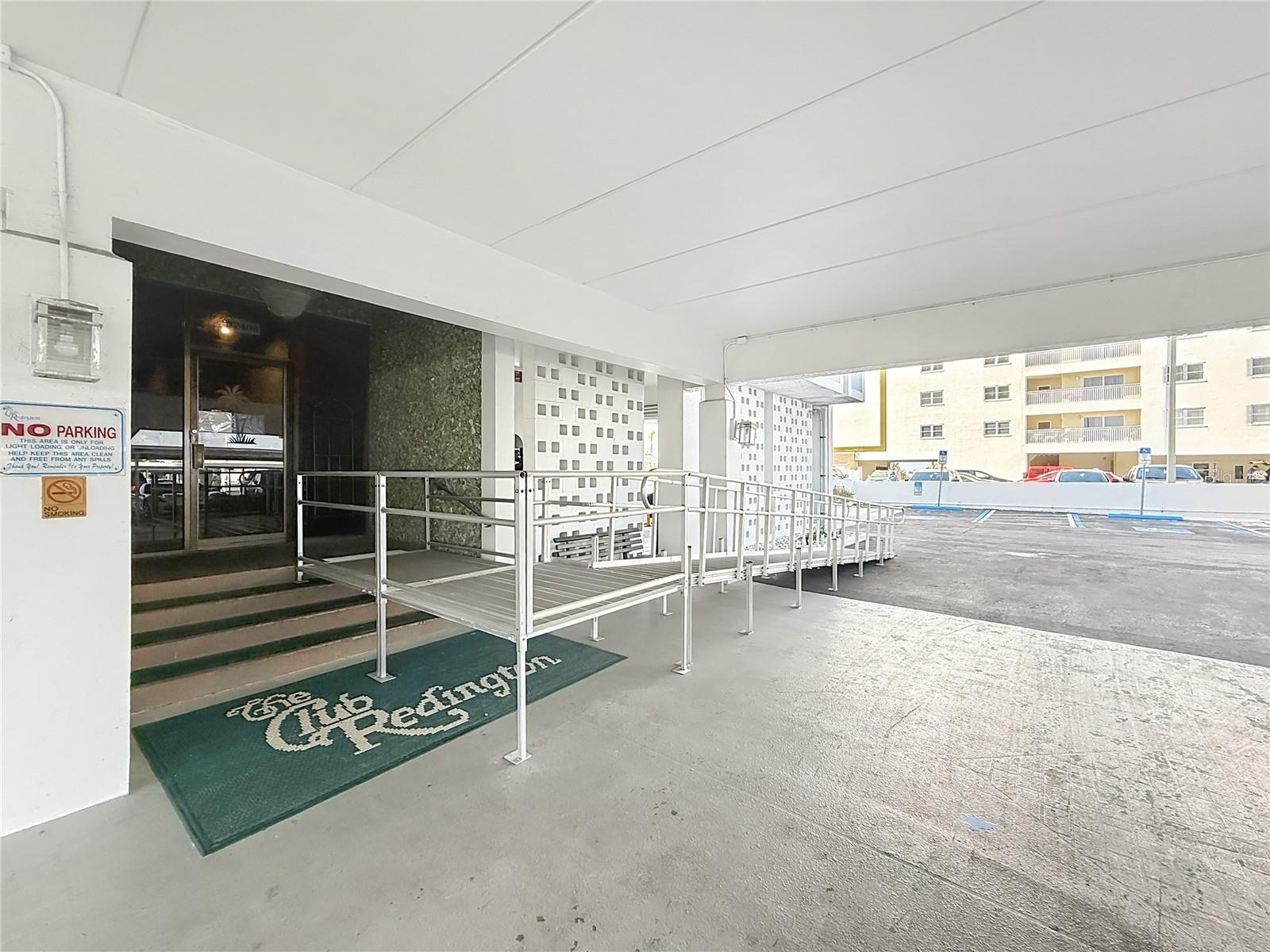 CLUB REDINGTON CONDO THE - Residential