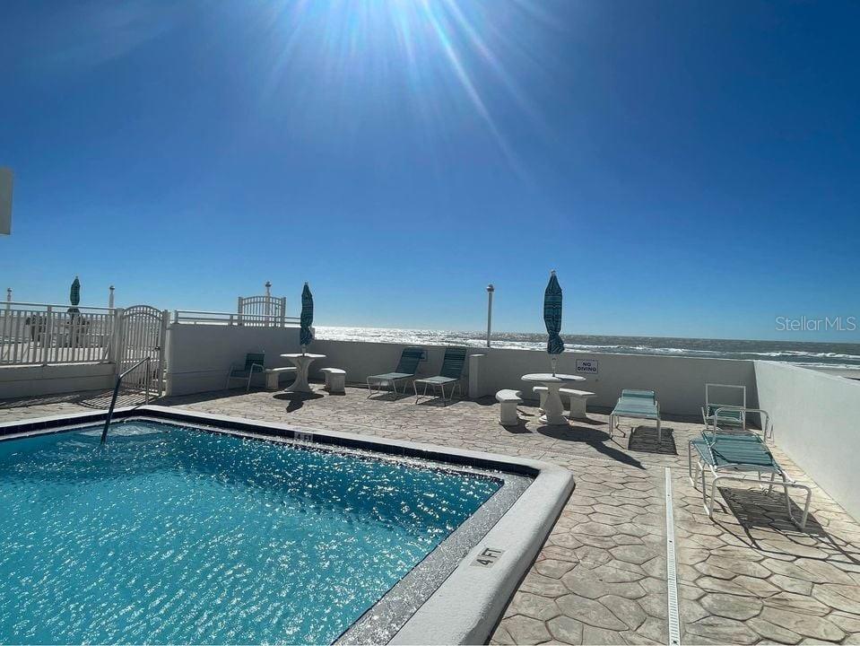 CLUB REDINGTON CONDO THE - Residential