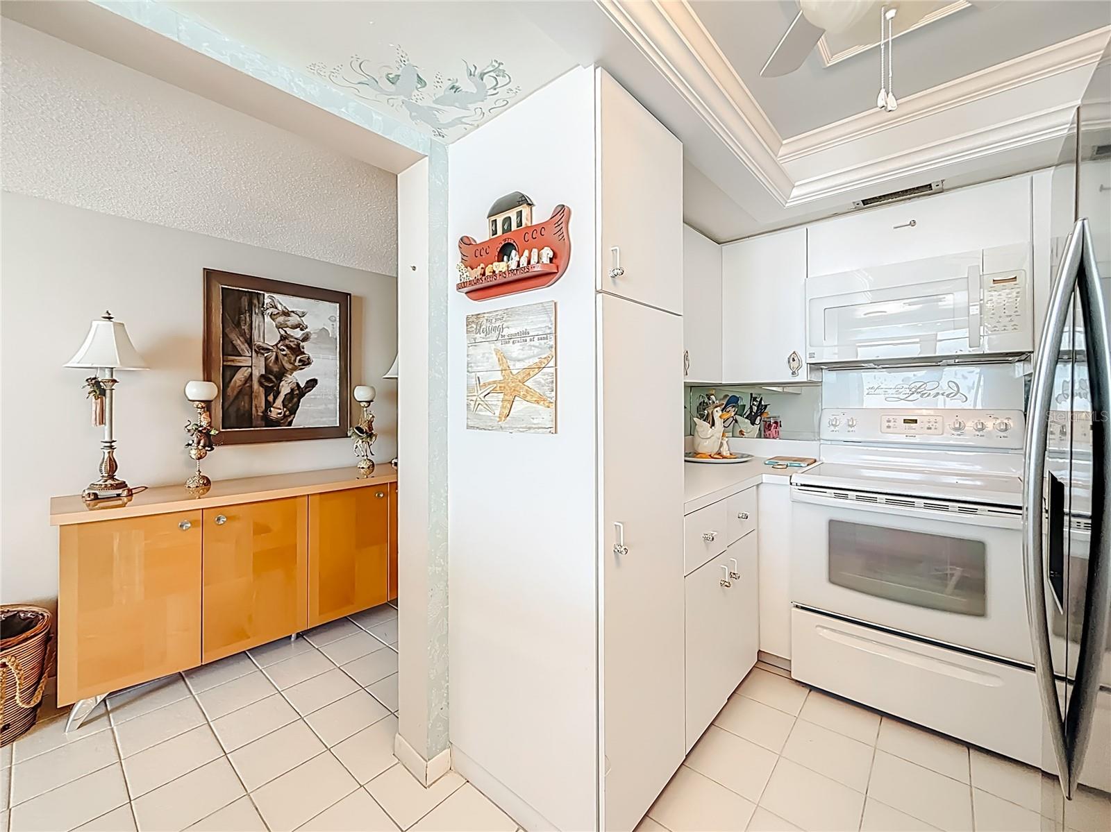 CLUB REDINGTON CONDO THE - Residential