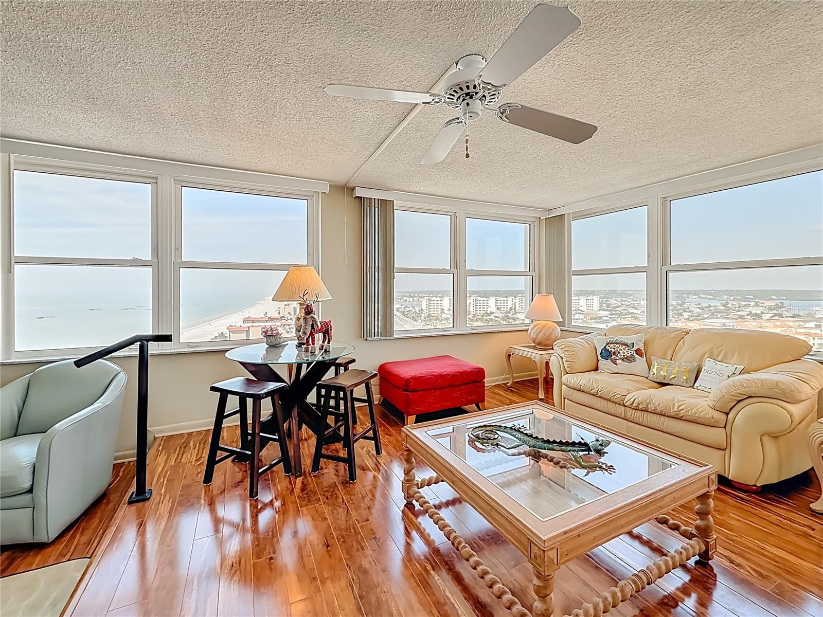 CLUB REDINGTON CONDO THE - Residential