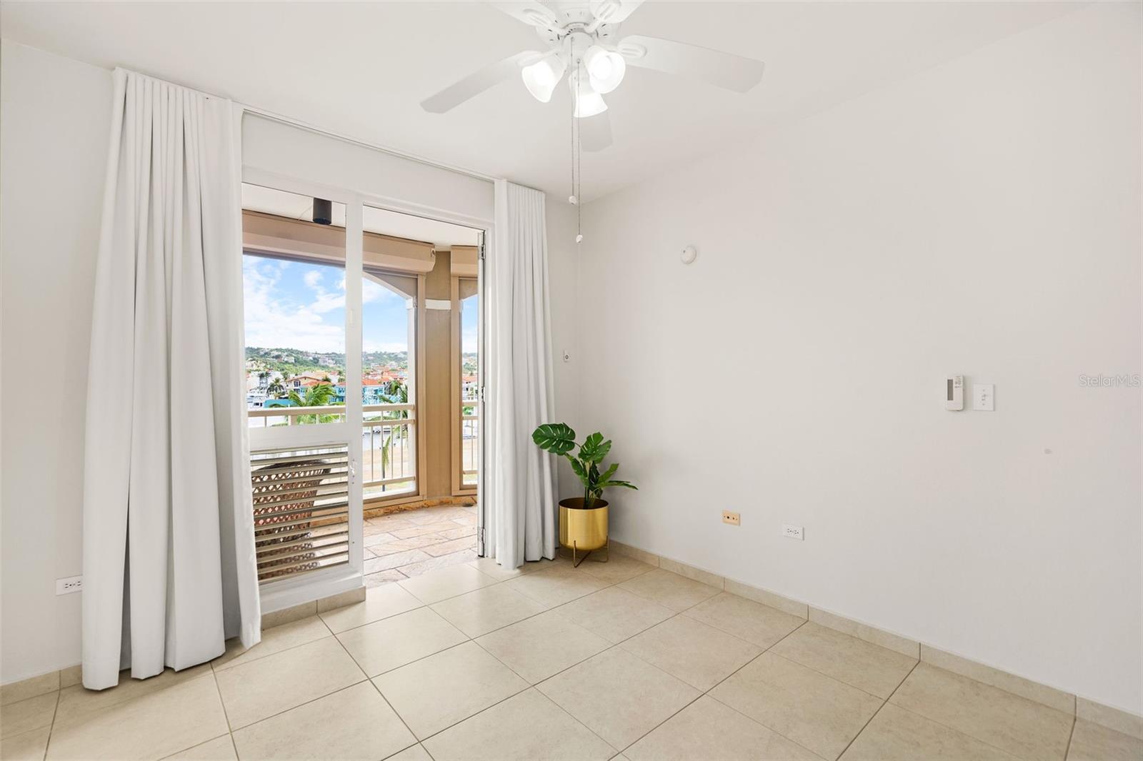 PLAZA DEL MAR - Residential