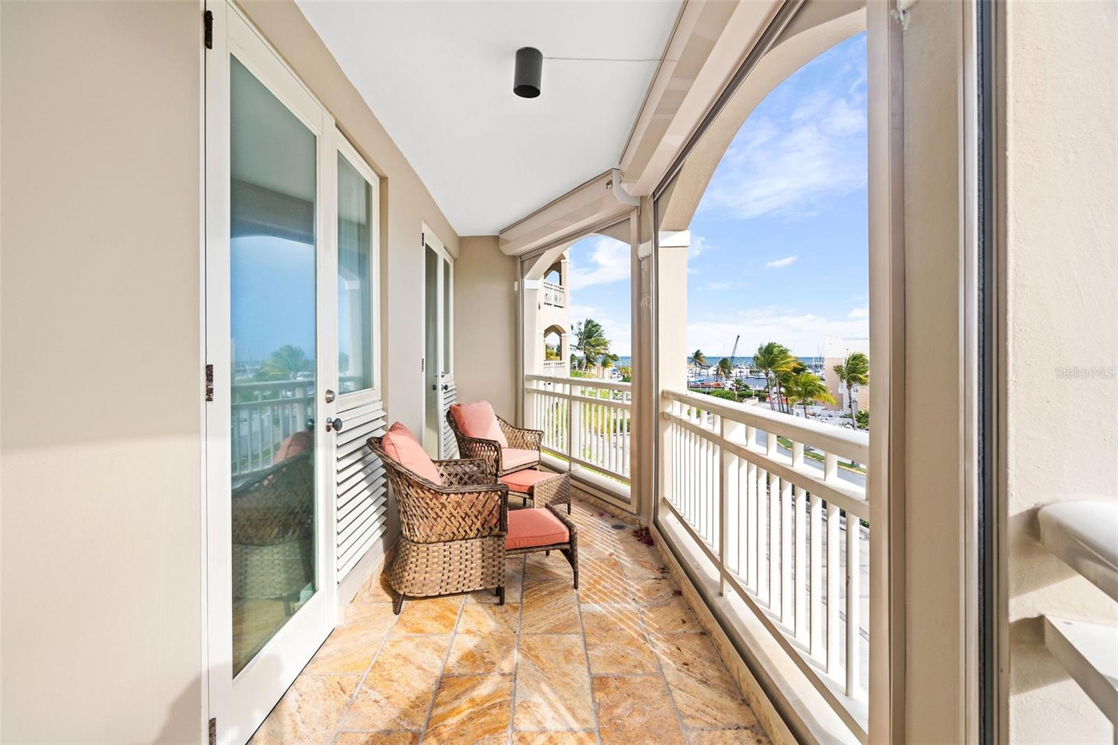 PLAZA DEL MAR - Residential