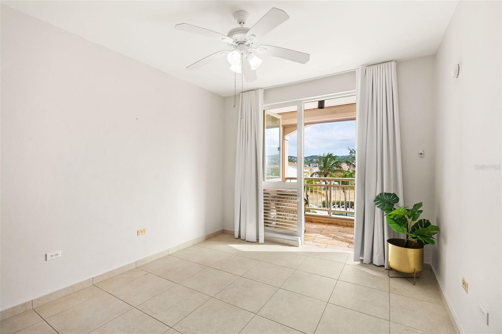 PLAZA DEL MAR - Residential