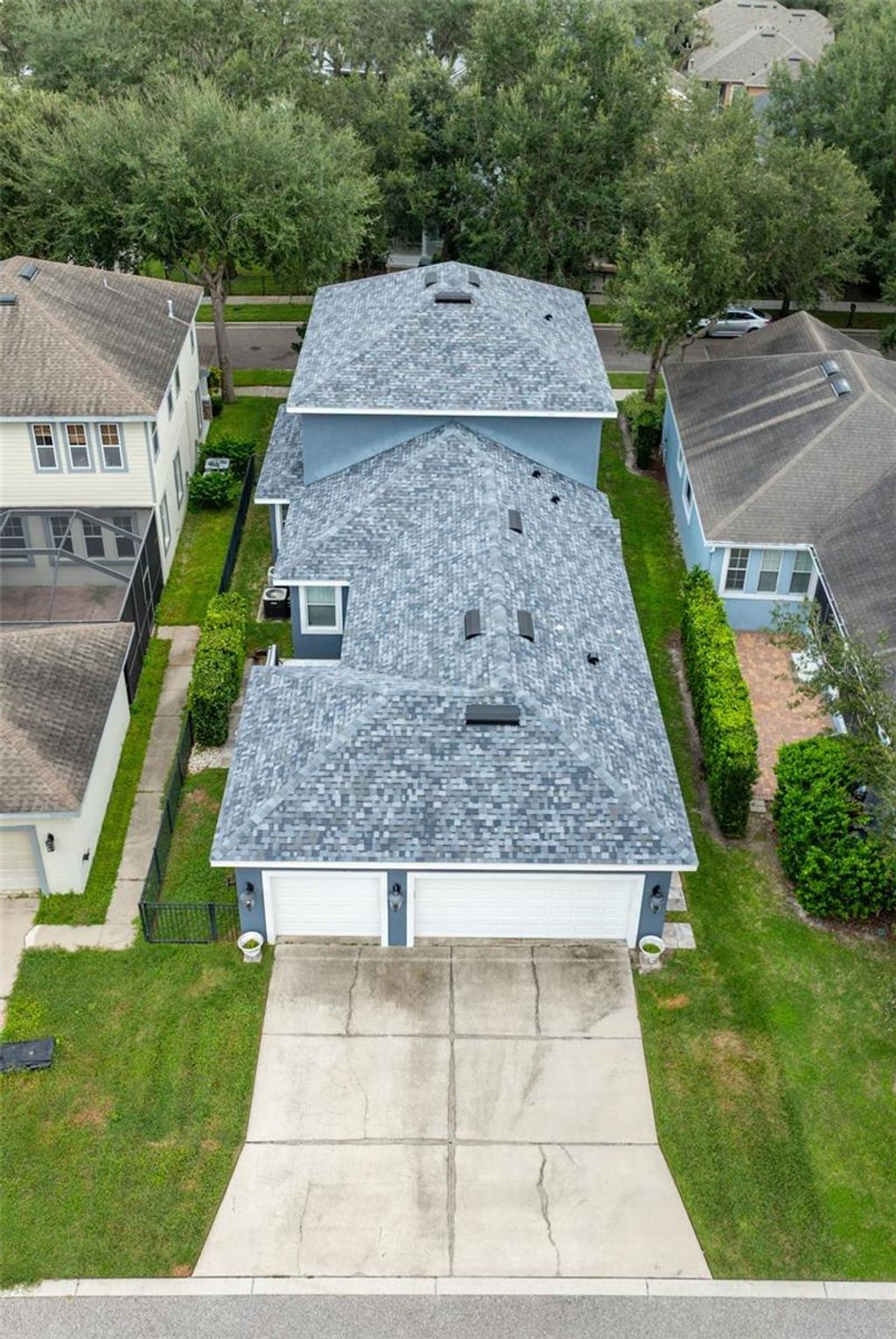 Photo of 16007 Loneoak View Drive, Lithia, FL 33547 (MLS # TB8427344)