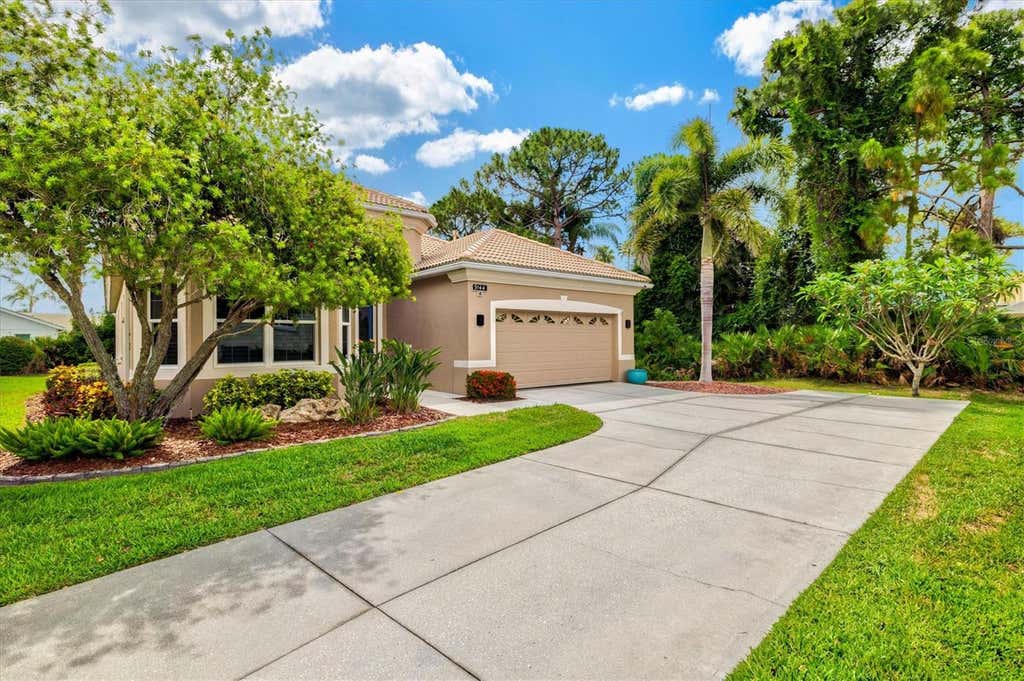 Photo of 9144 Willow Brook Drive, Sarasota, FL 34238 (MLS # A4695699)