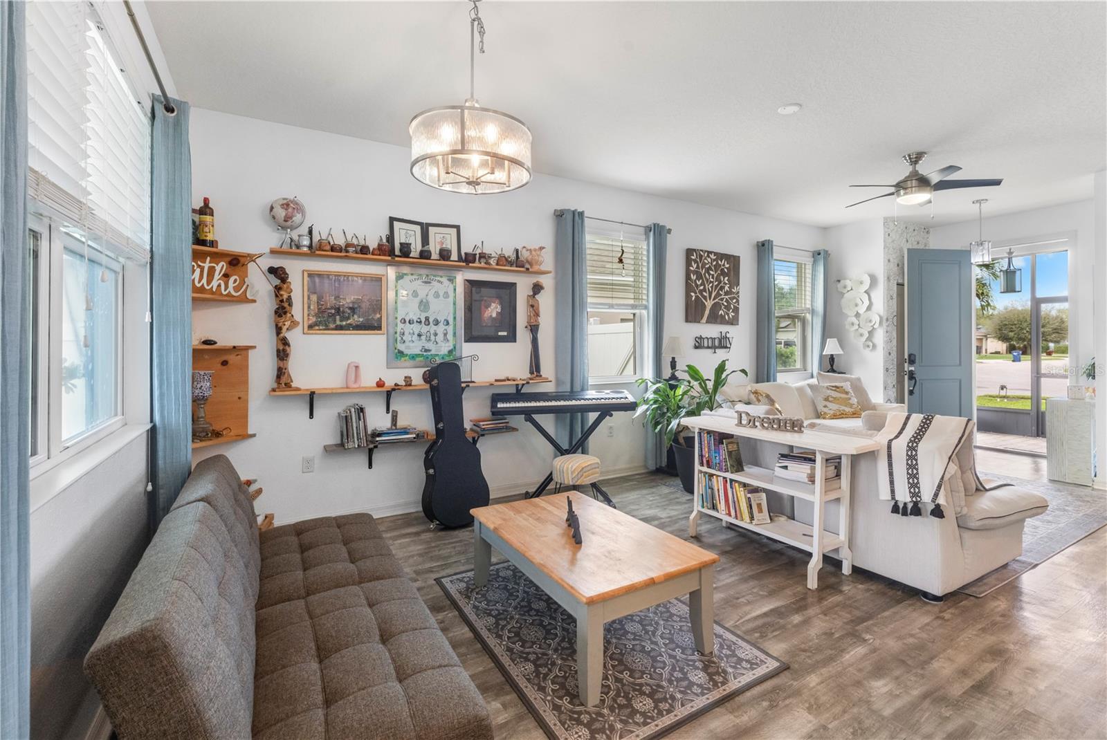 STERLING LAKE - Residential