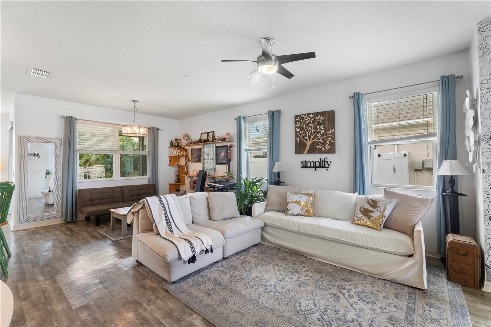 STERLING LAKE - Residential