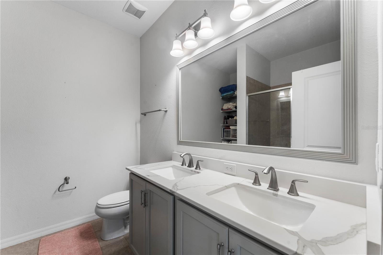 STERLING LAKE - Residential