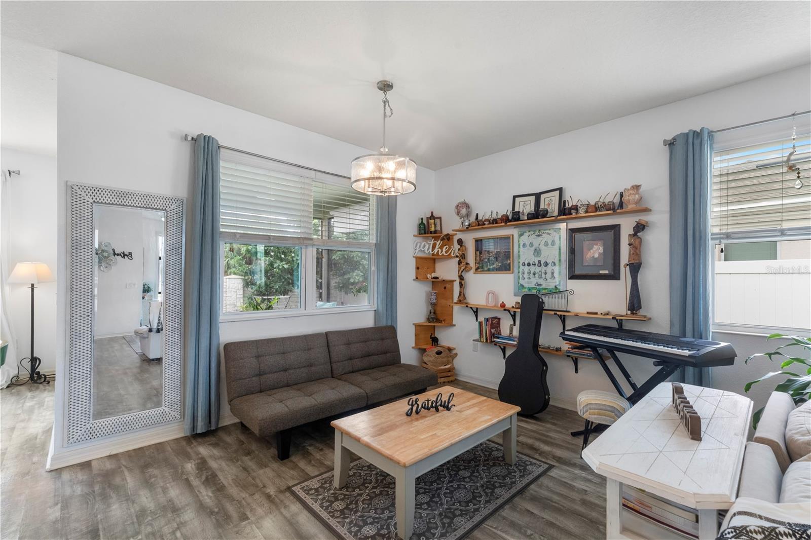 STERLING LAKE - Residential