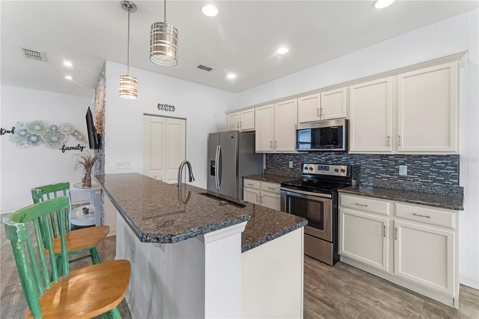 STERLING LAKE - Residential