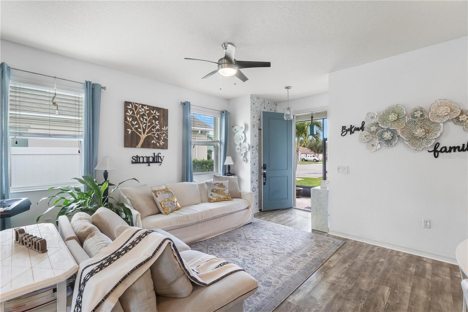 STERLING LAKE - Residential