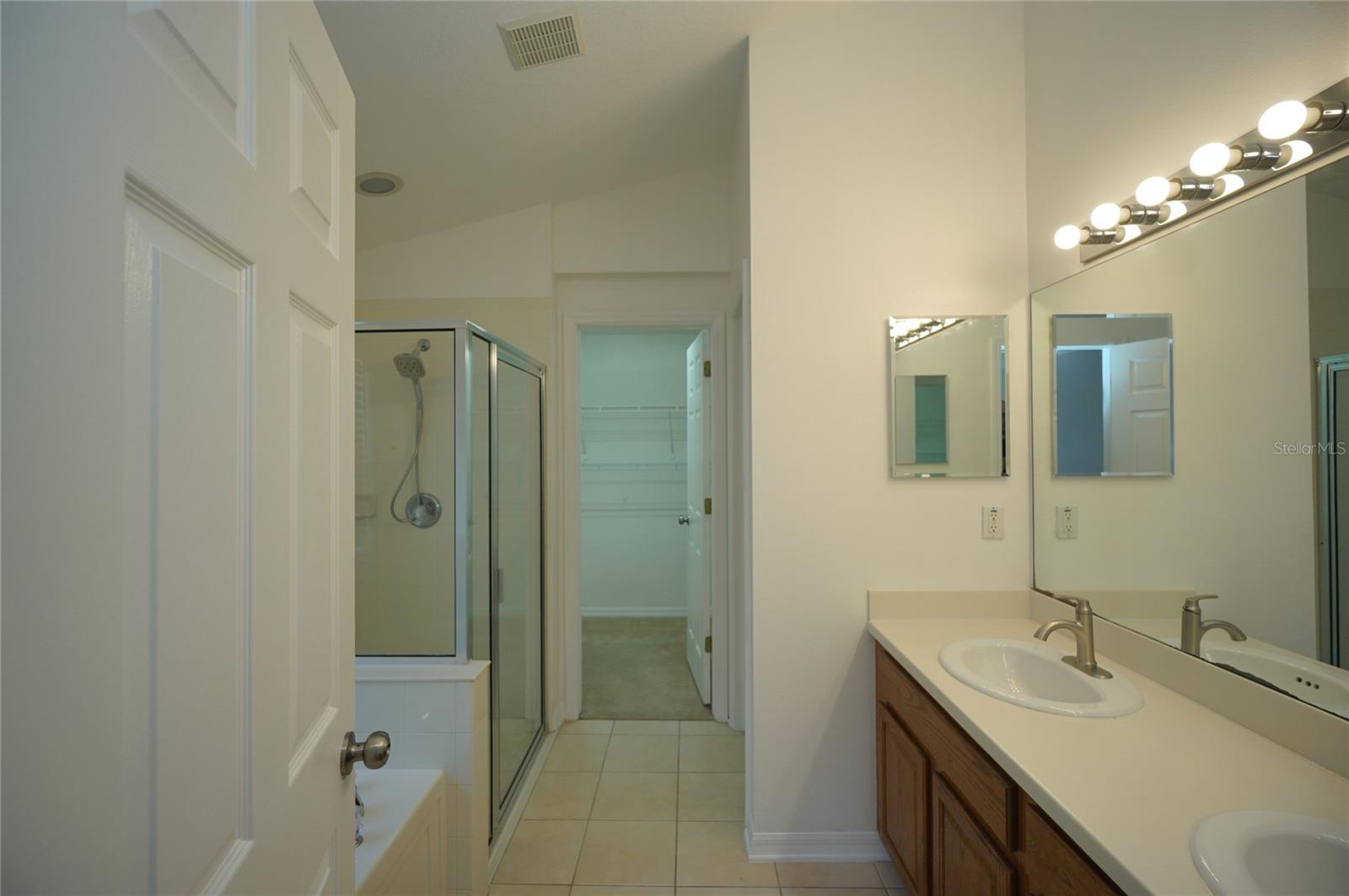 DUPREE LAKES B-1-B-4 & L-1-L-8 - Residential Lease