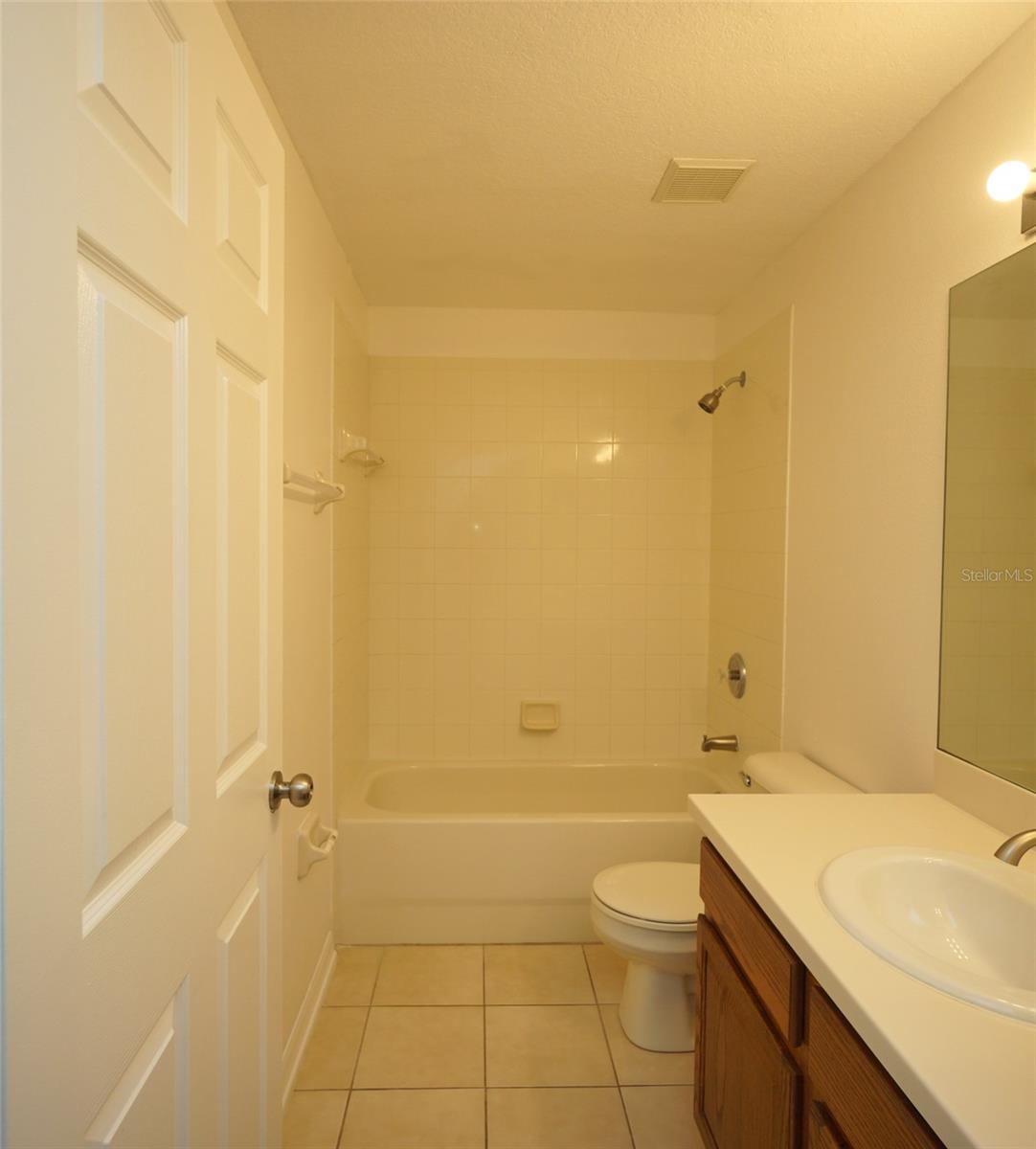 DUPREE LAKES B-1-B-4 & L-1-L-8 - Residential Lease