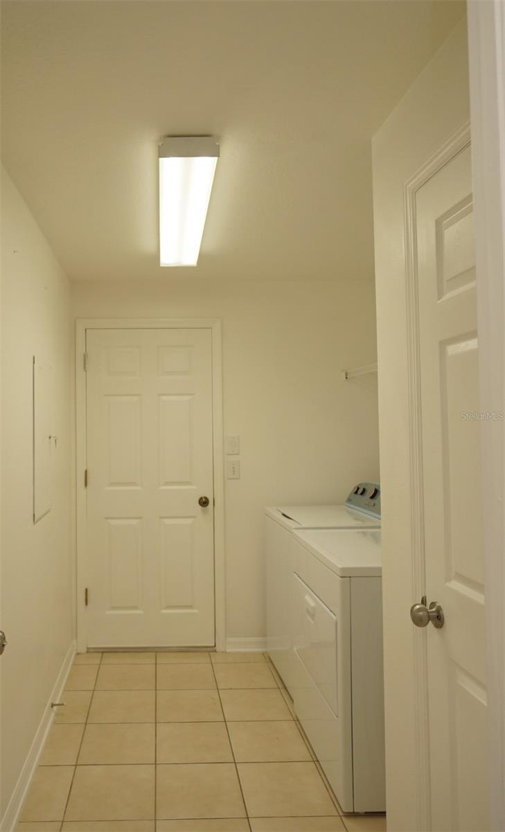 DUPREE LAKES B-1-B-4 & L-1-L-8 - Residential Lease