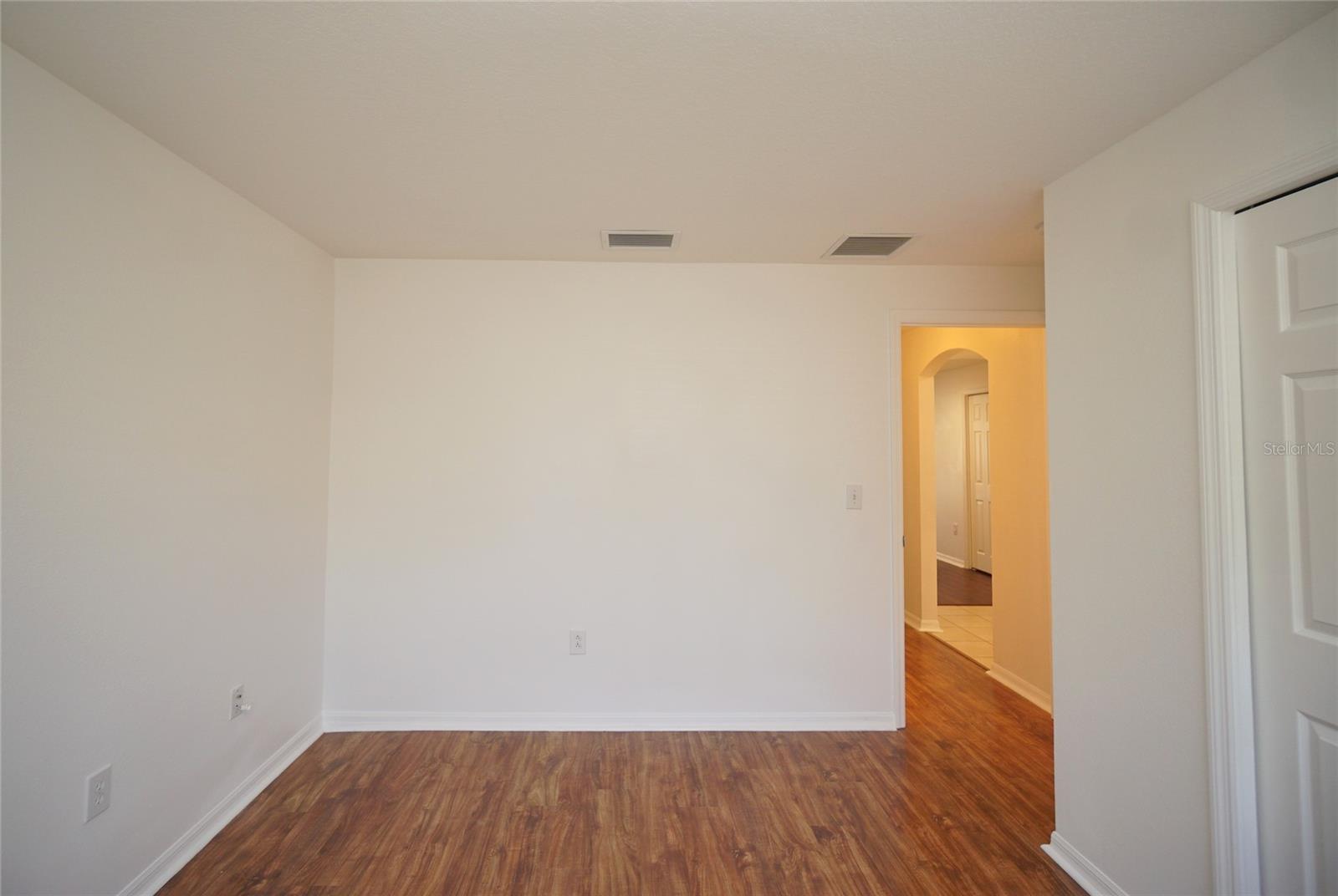 DUPREE LAKES B-1-B-4 & L-1-L-8 - Residential Lease