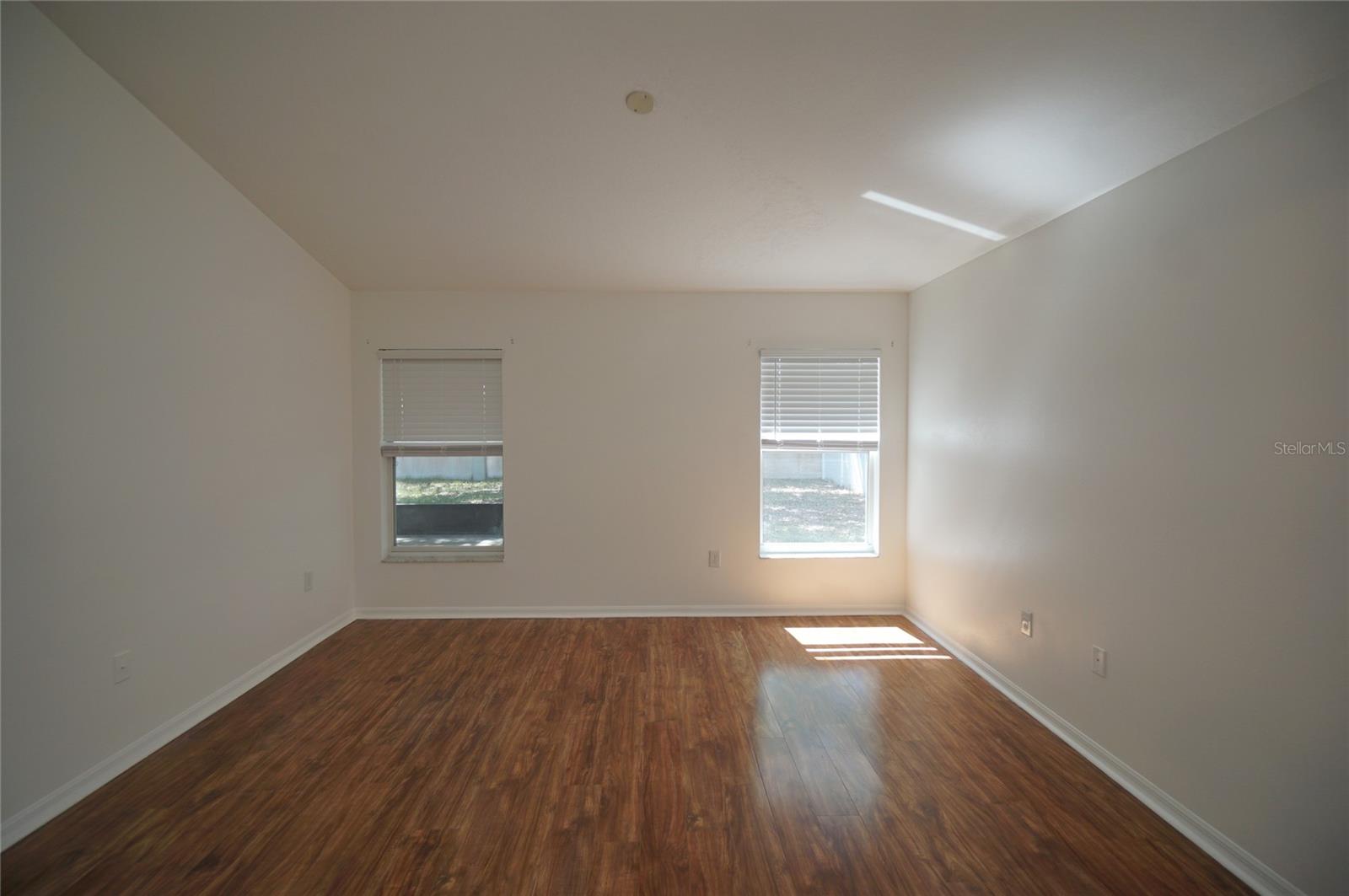 DUPREE LAKES B-1-B-4 & L-1-L-8 - Residential Lease