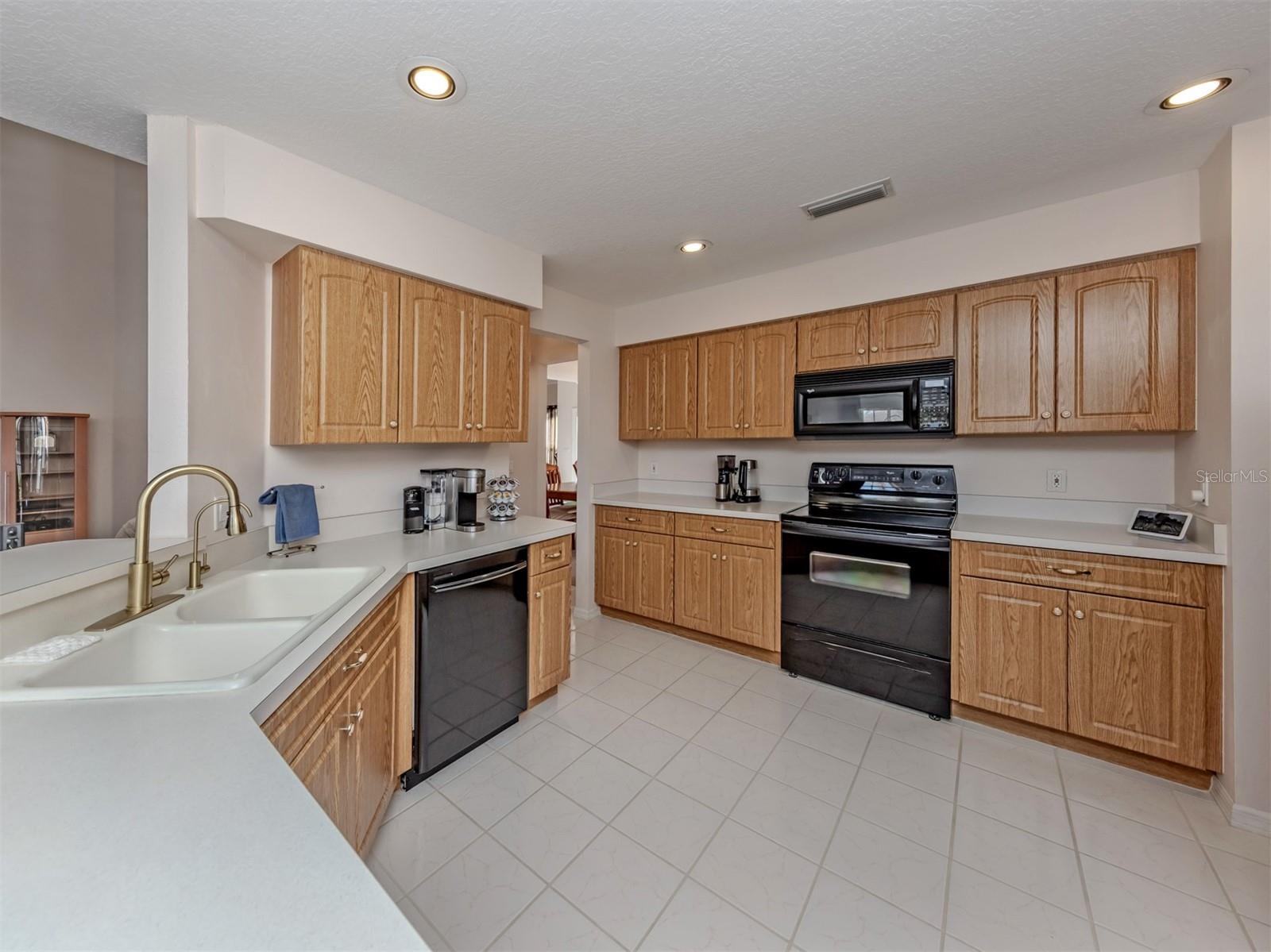 SOUTH VENICE - Residential