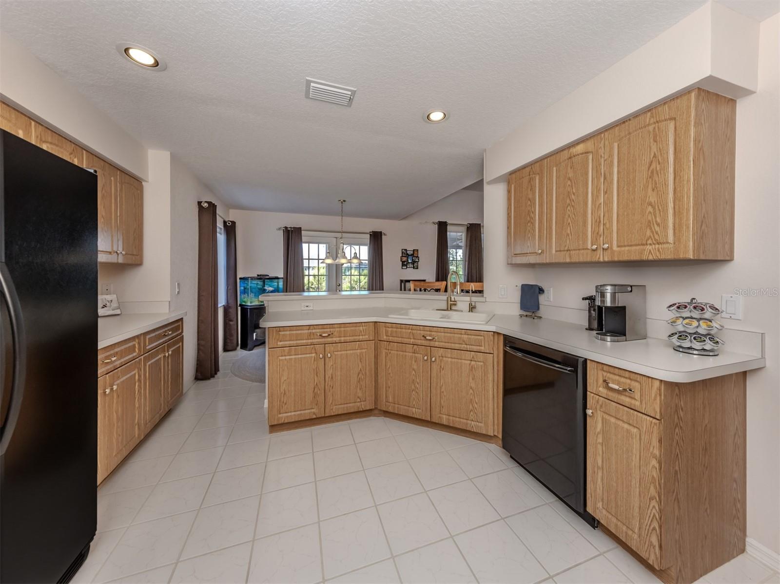 SOUTH VENICE - Residential