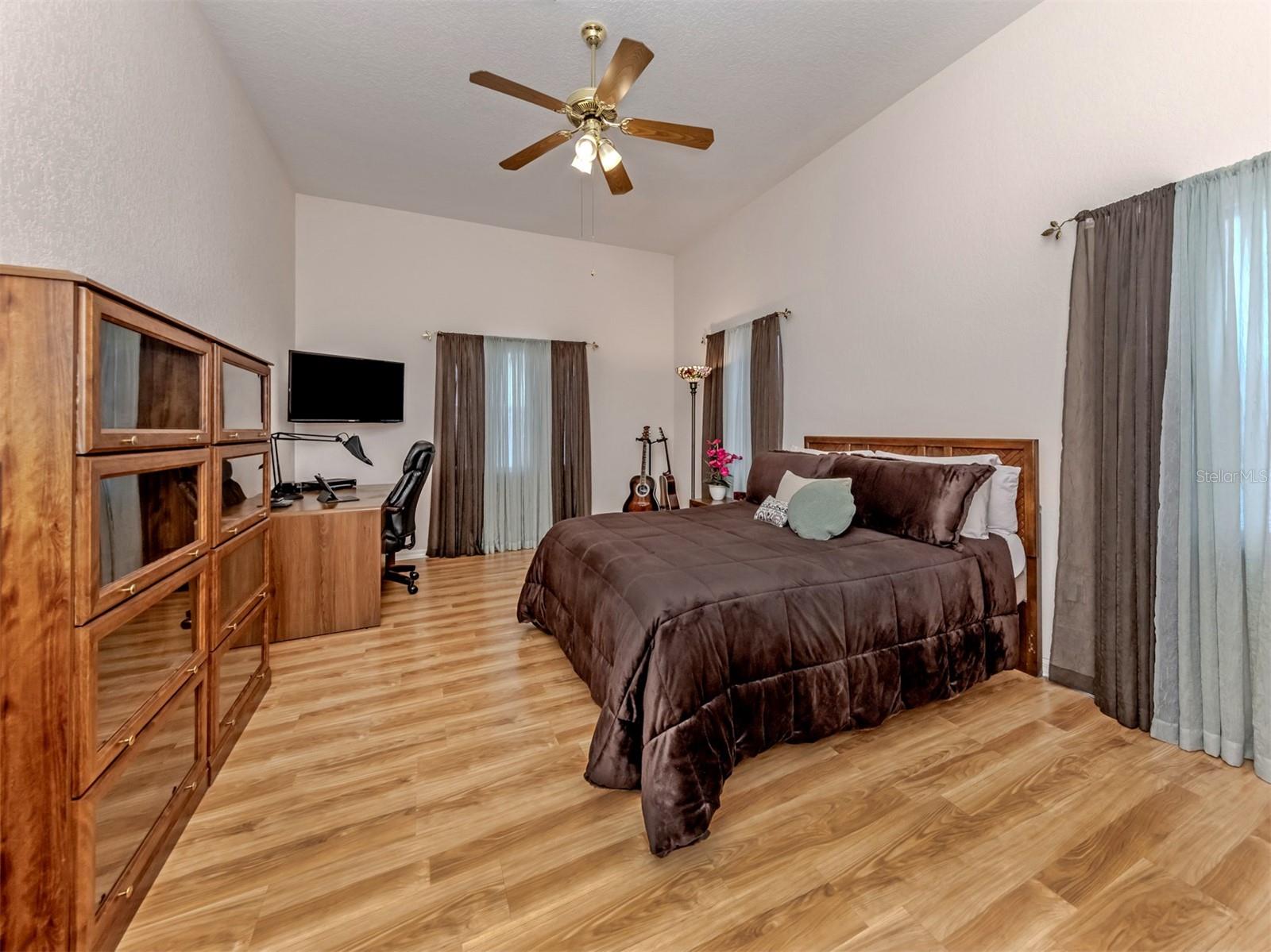 SOUTH VENICE - Residential