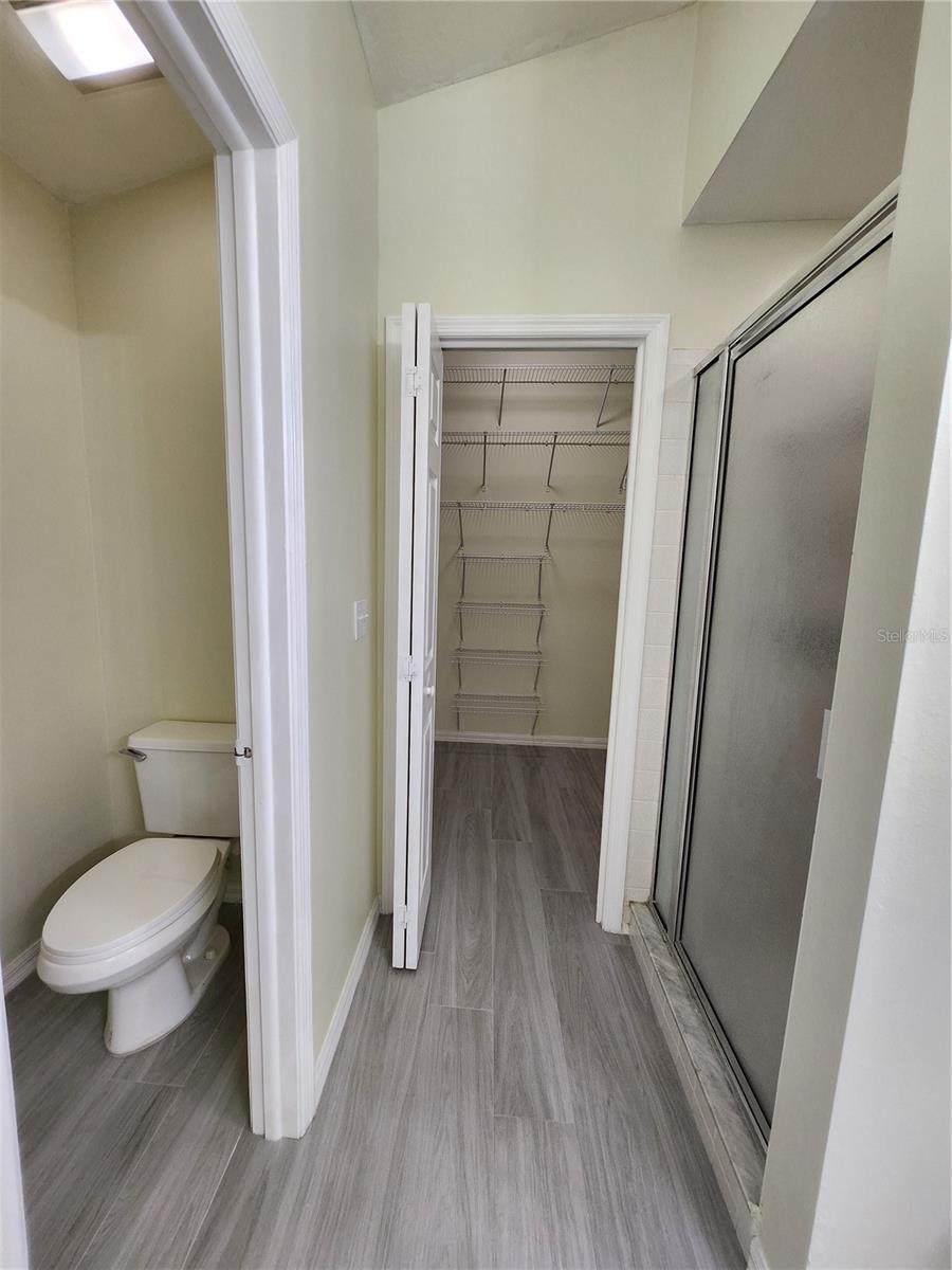 BRENTWOOD HILLS TR F UNIT 01 - Residential Lease