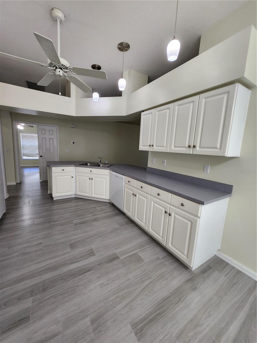 BRENTWOOD HILLS TR F UNIT 01 - Residential Lease