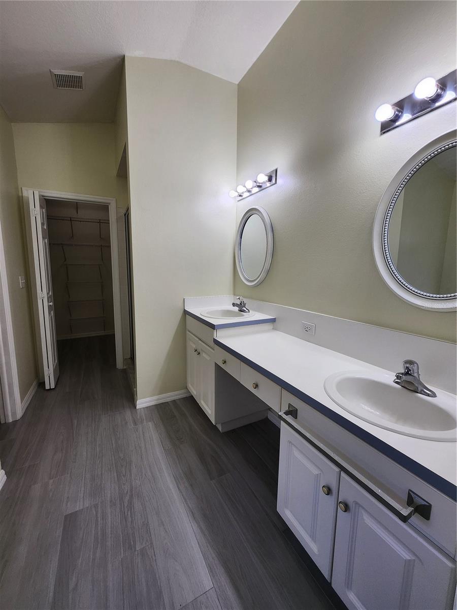 BRENTWOOD HILLS TR F UNIT 01 - Residential Lease