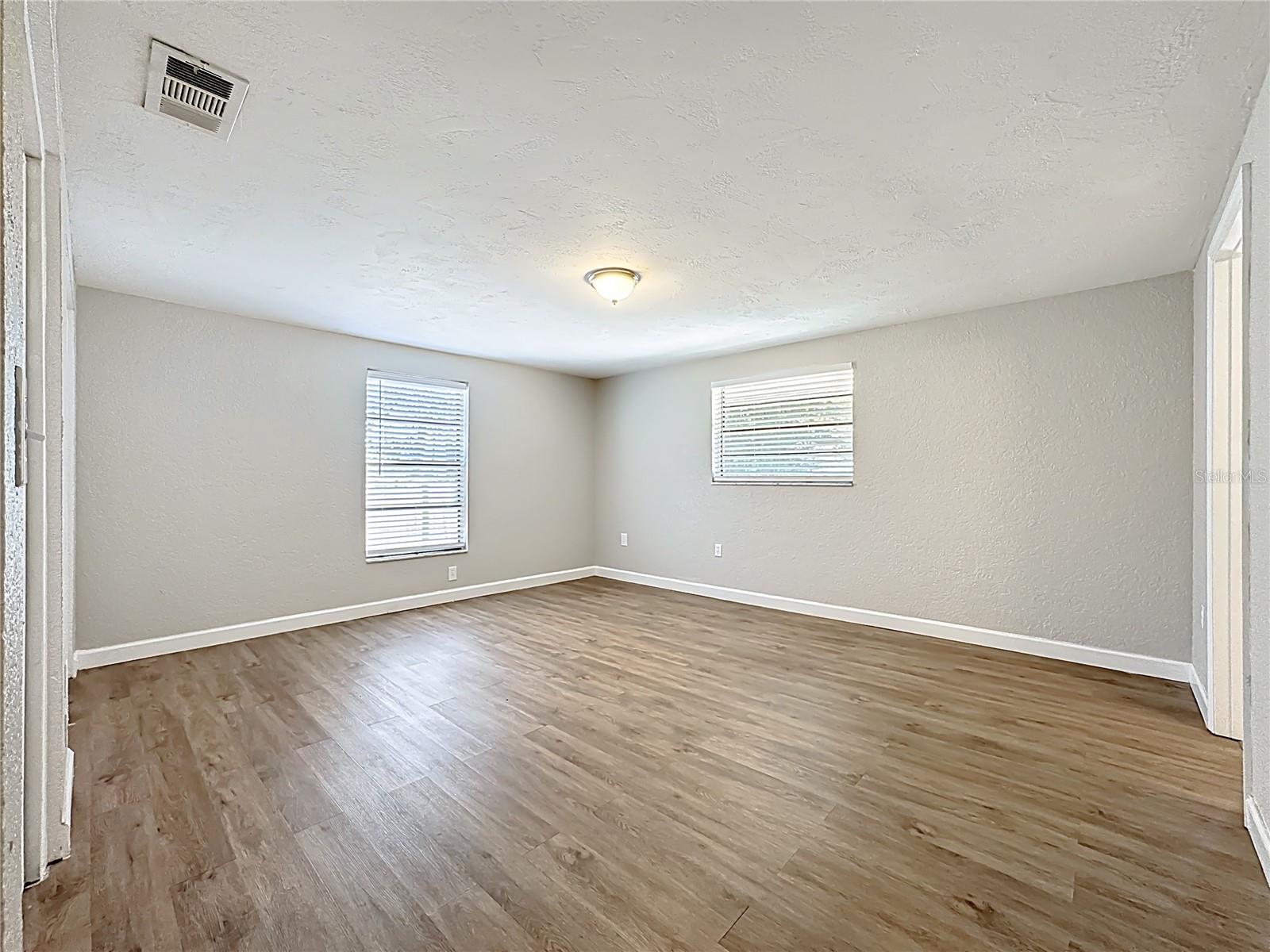 HARBOR OAKS - Residential