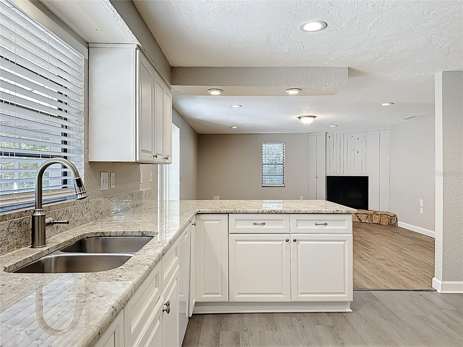 HARBOR OAKS - Residential