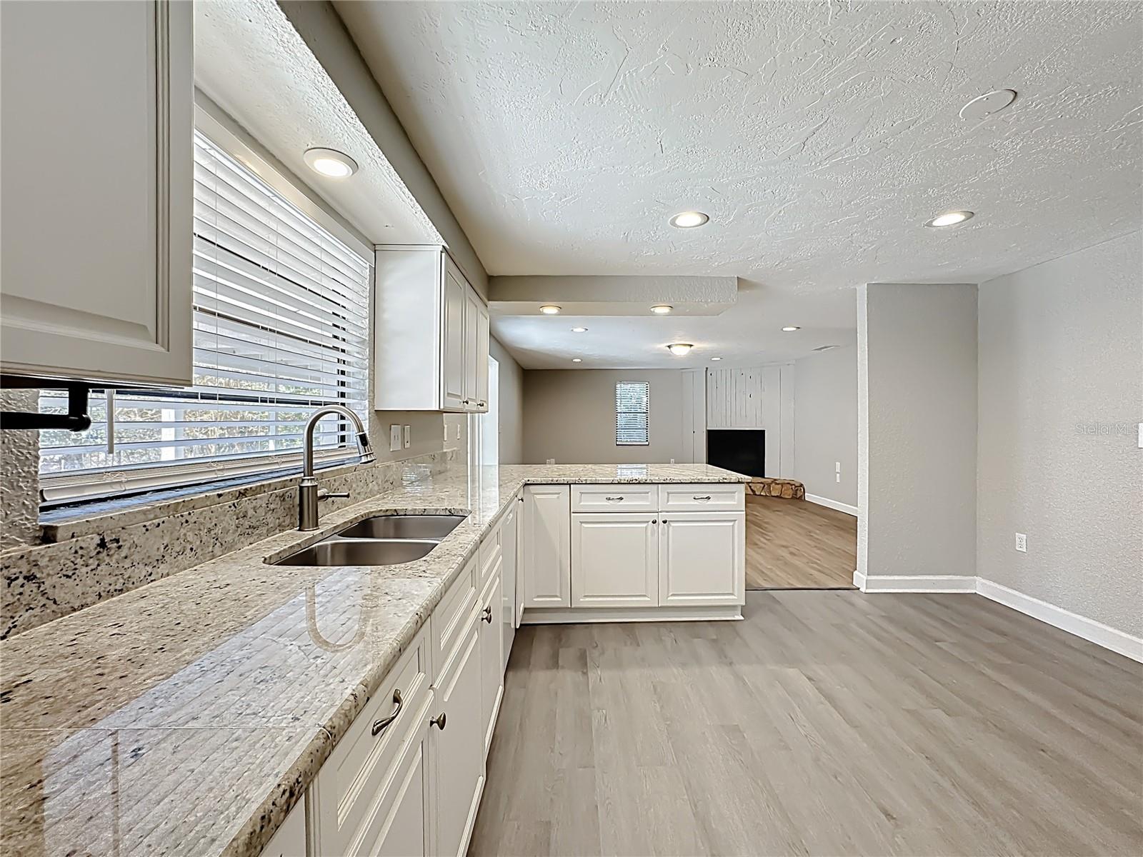 HARBOR OAKS - Residential