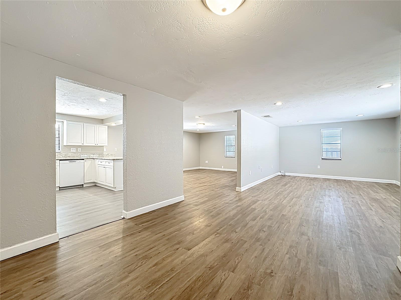 HARBOR OAKS - Residential