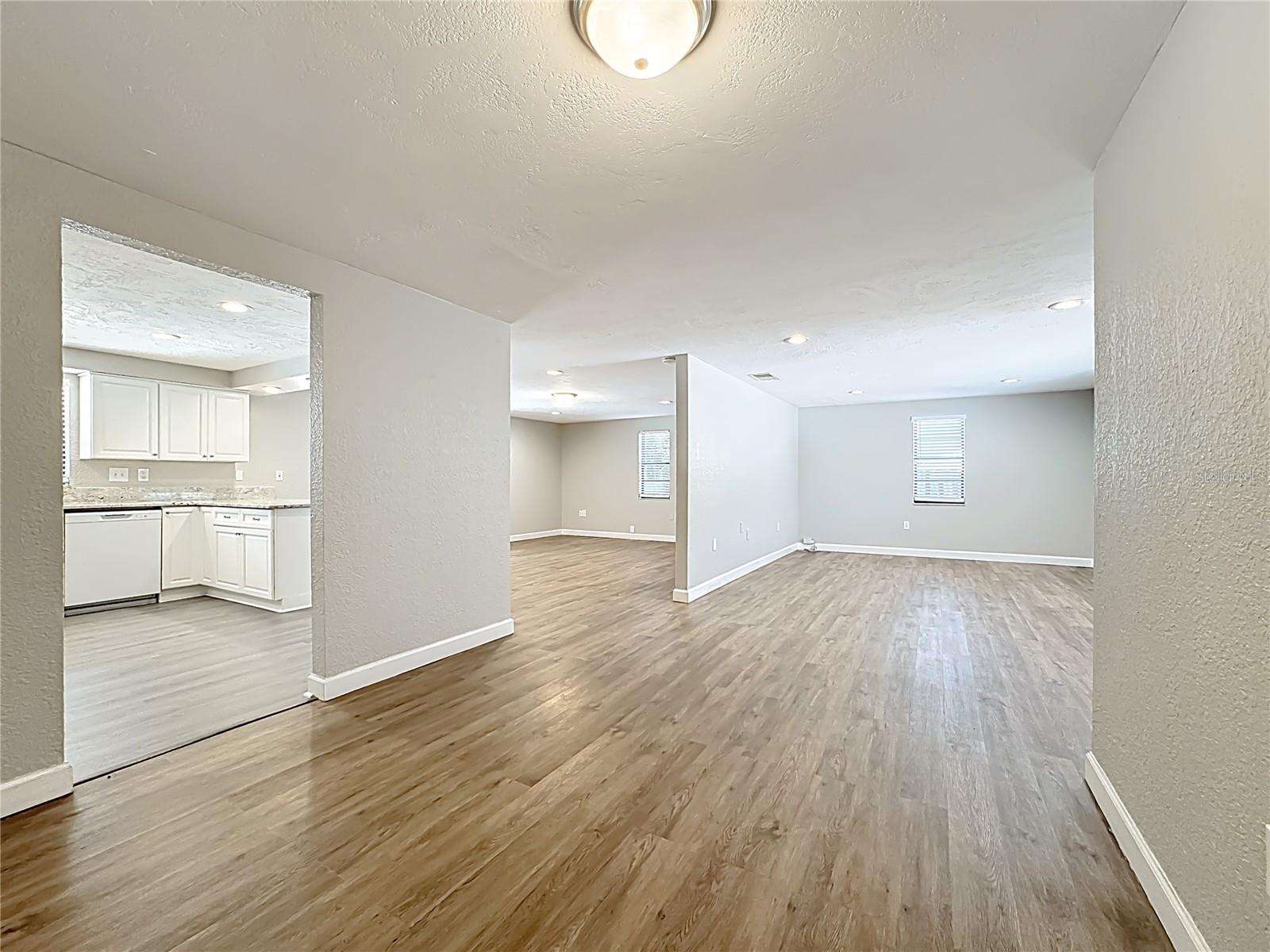 HARBOR OAKS - Residential