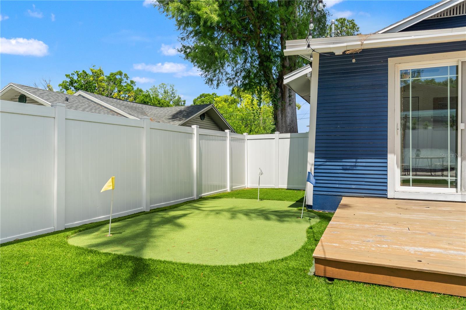 RIVERCREST - Residential