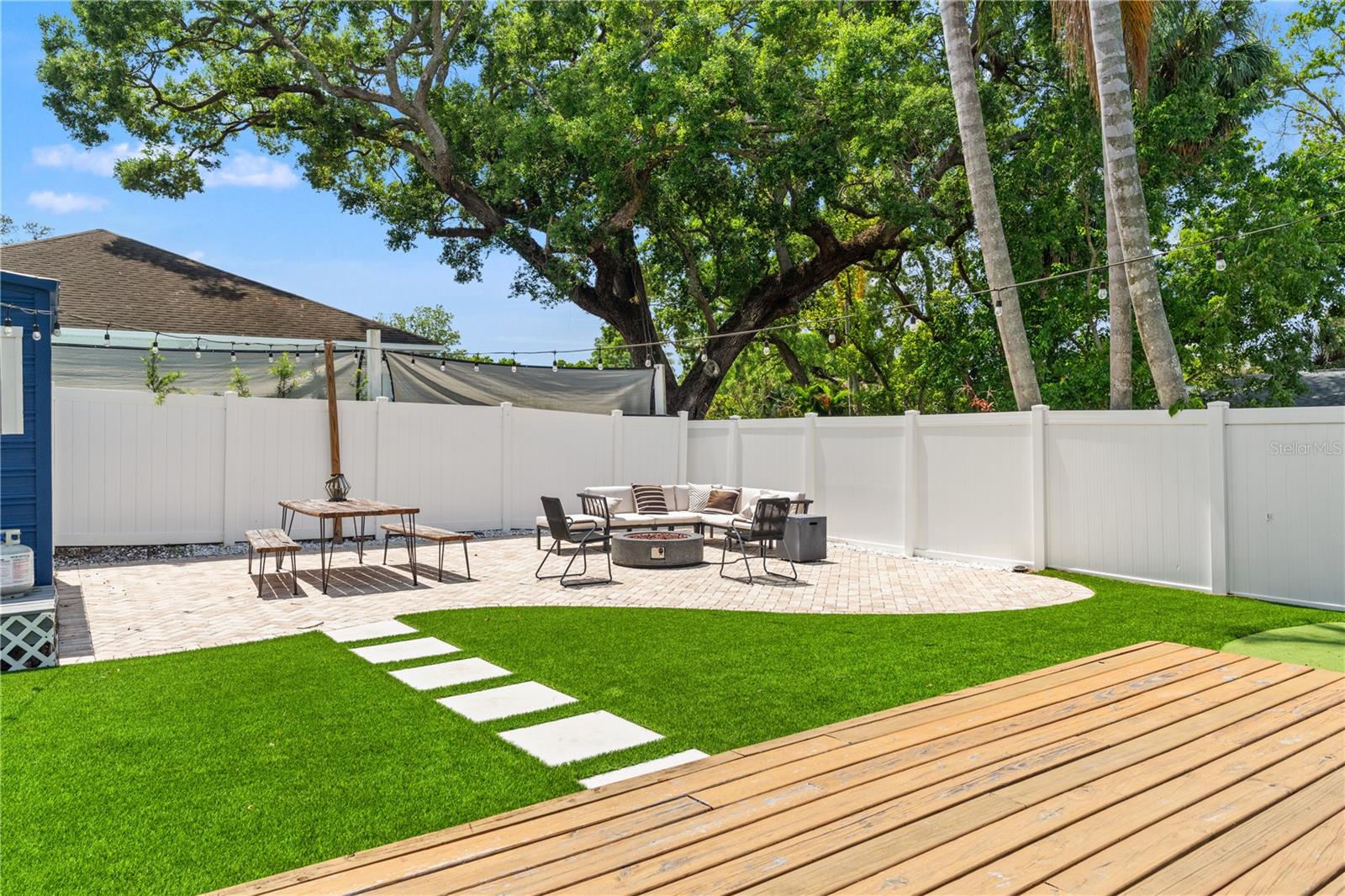 RIVERCREST - Residential