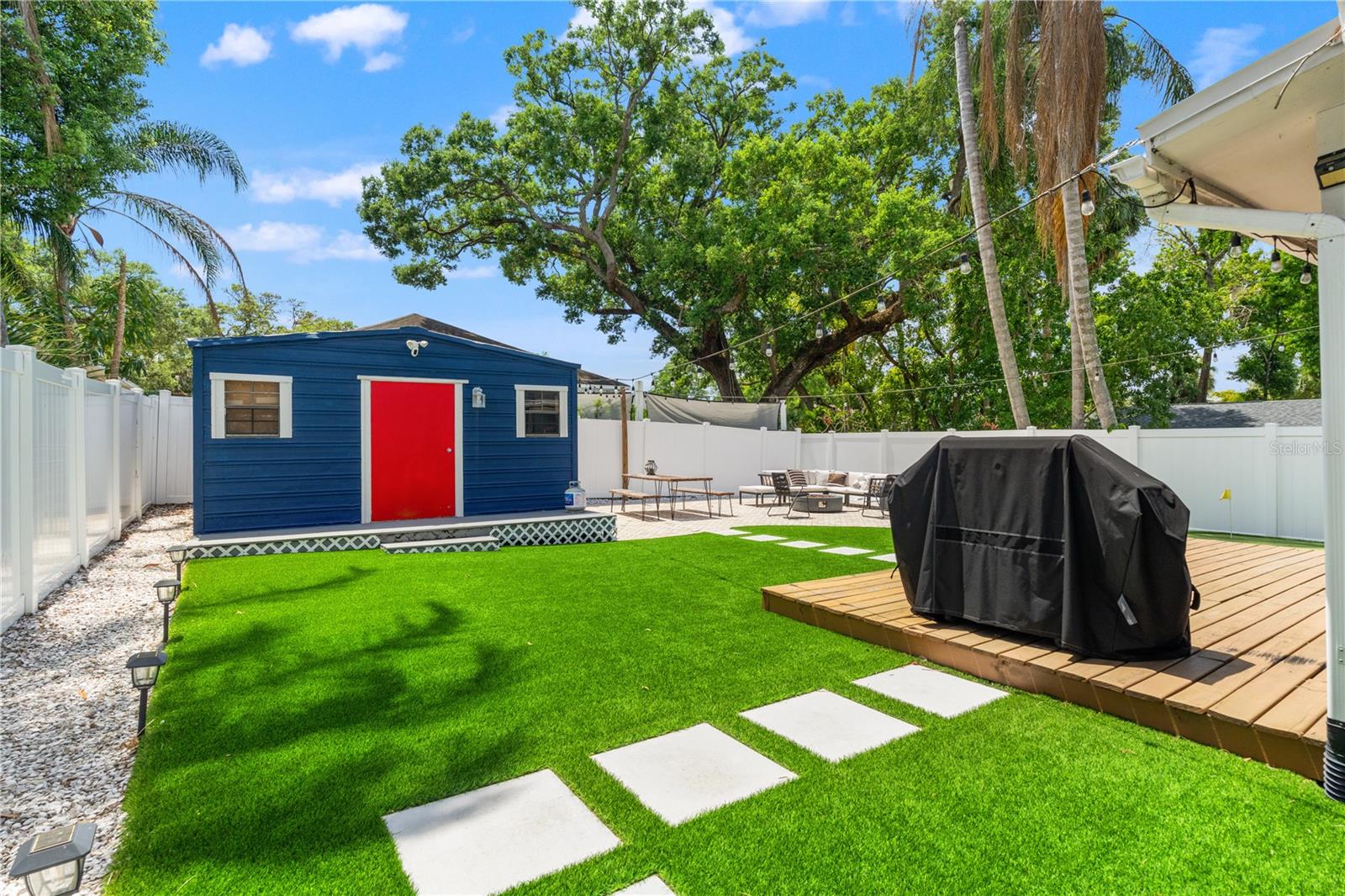 RIVERCREST - Residential