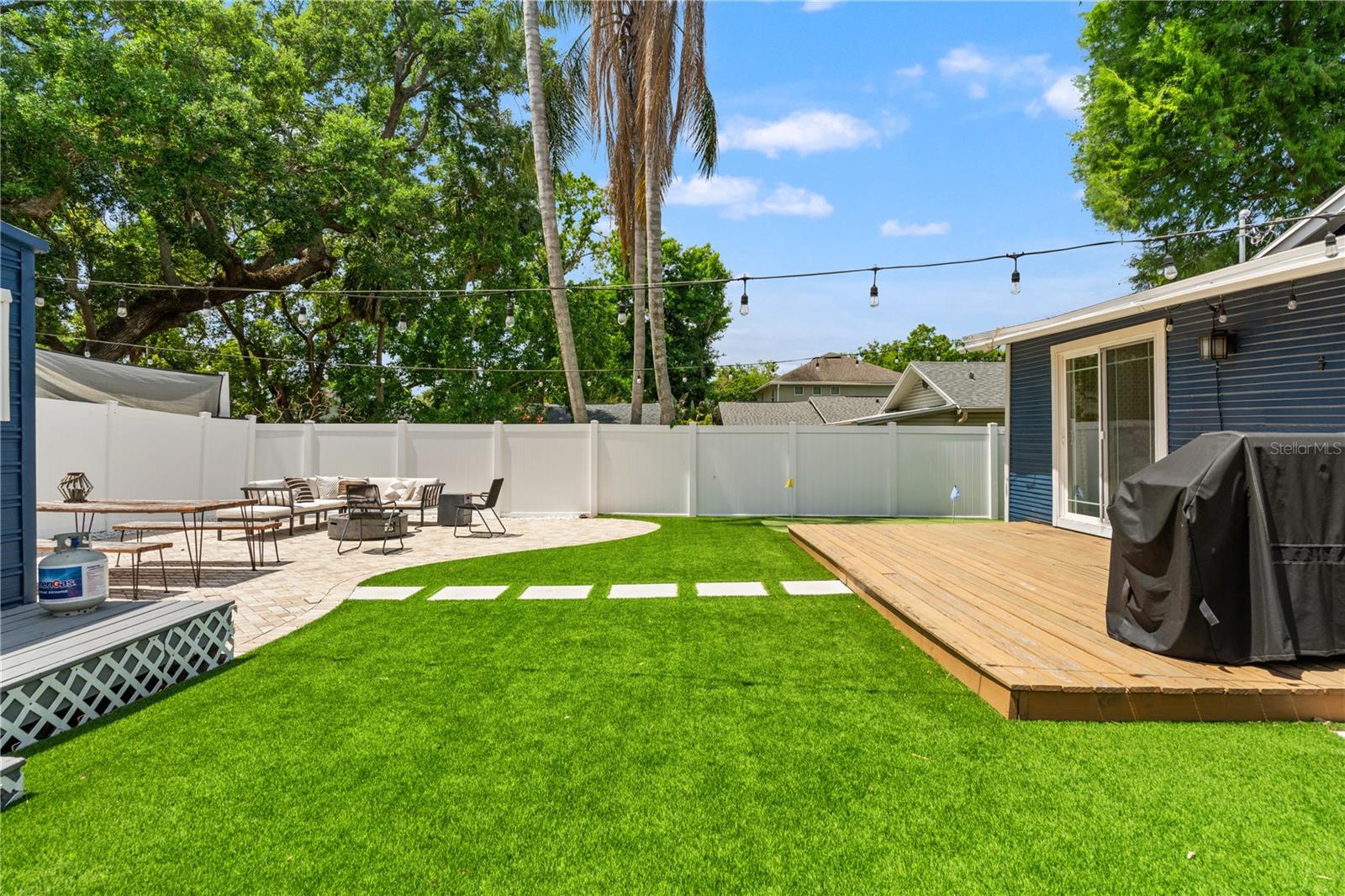 RIVERCREST - Residential