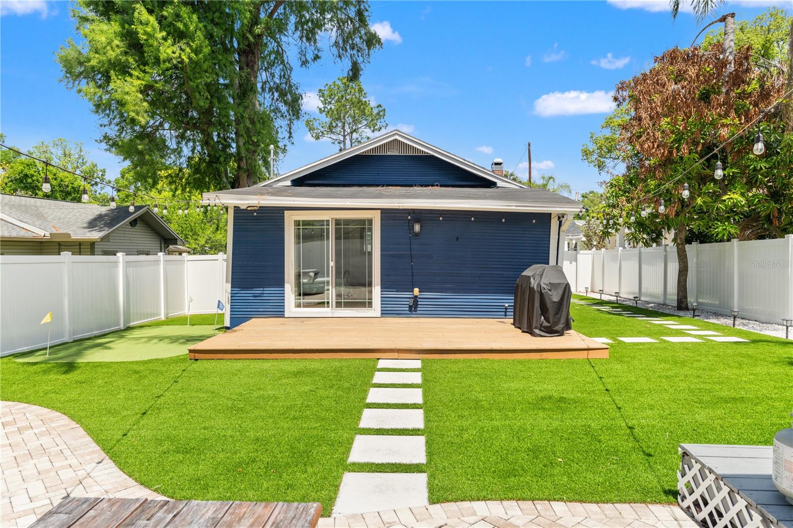 RIVERCREST - Residential