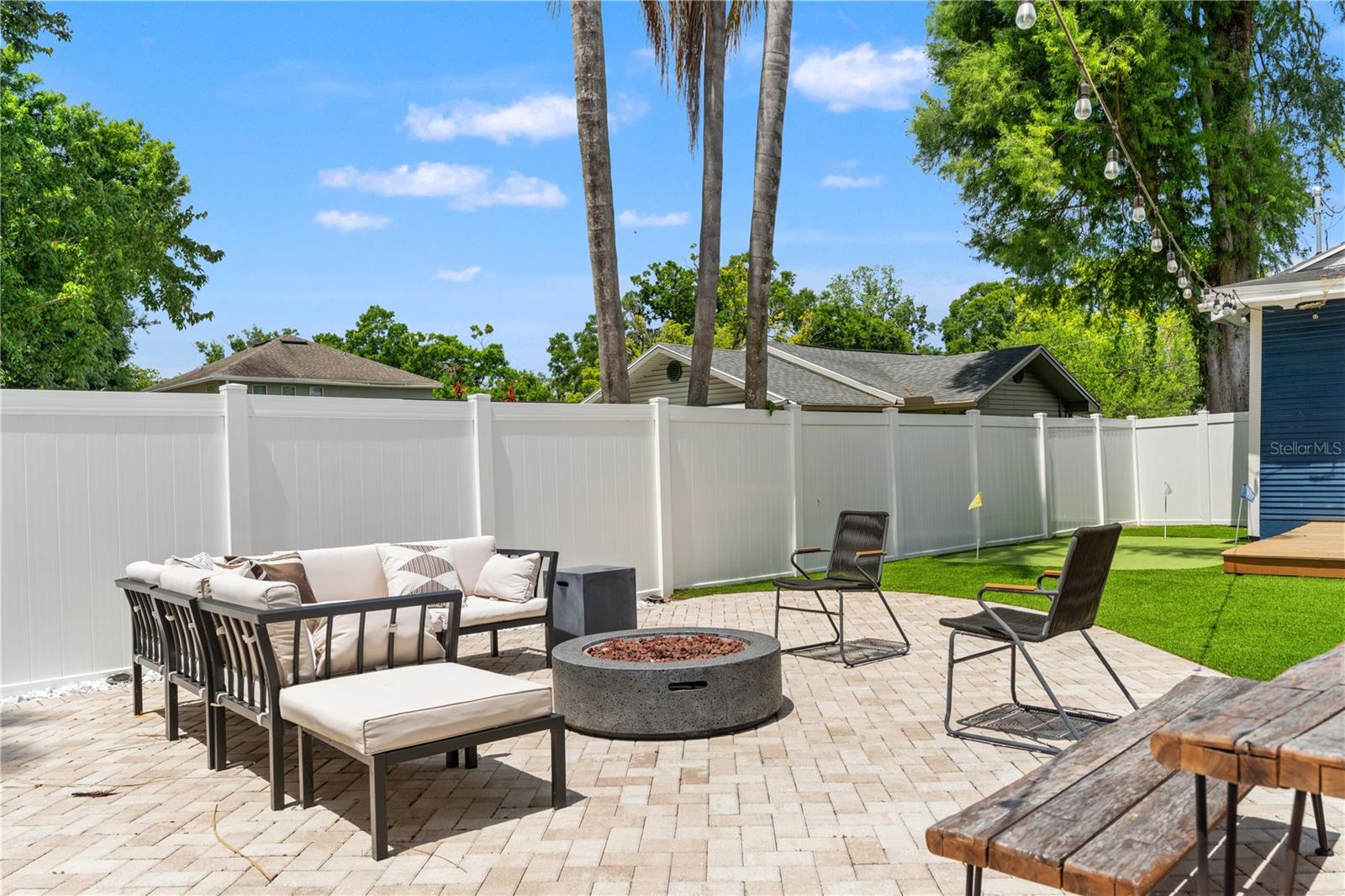 RIVERCREST - Residential