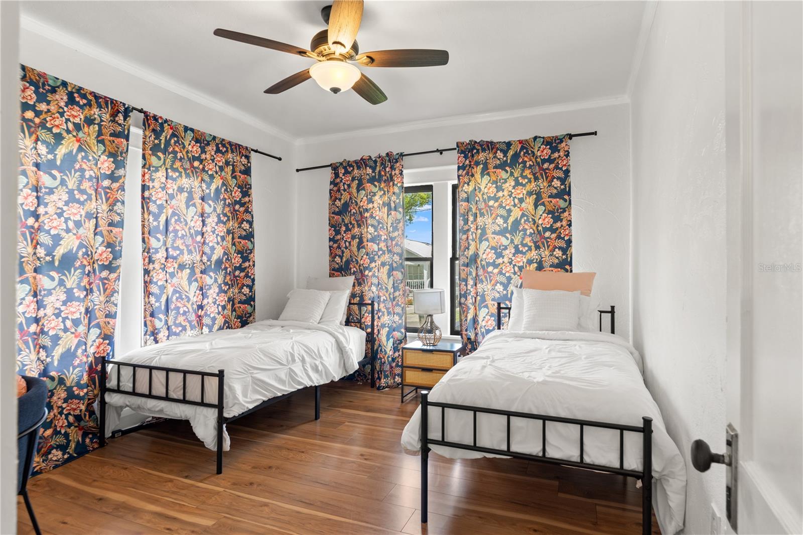 RIVERCREST - Residential